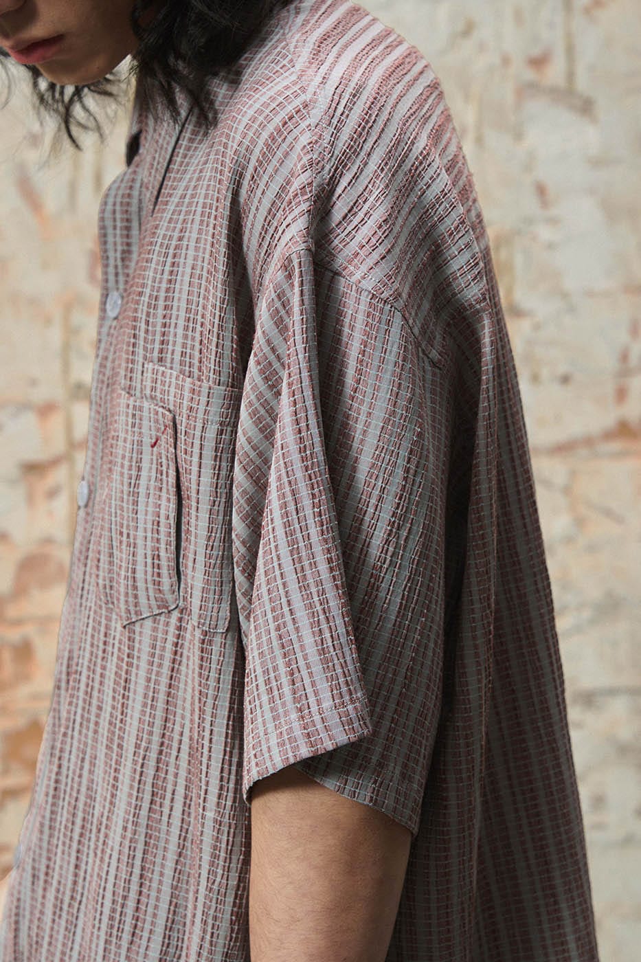 RELABEL Double-Pocket Wrinkle-Textured Striped Half Shirt