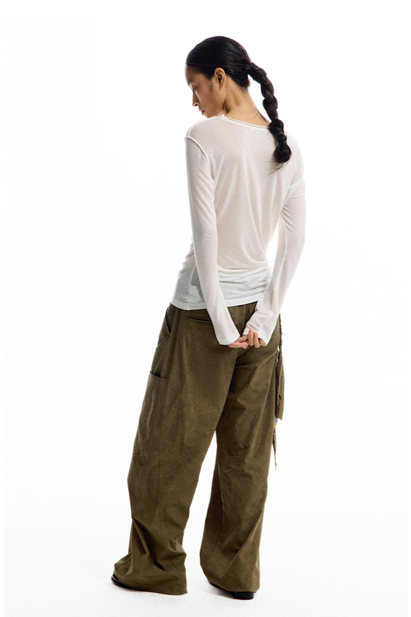 CONPCONP Pocket Pleated Curved Wide-Leg Cargo Pants