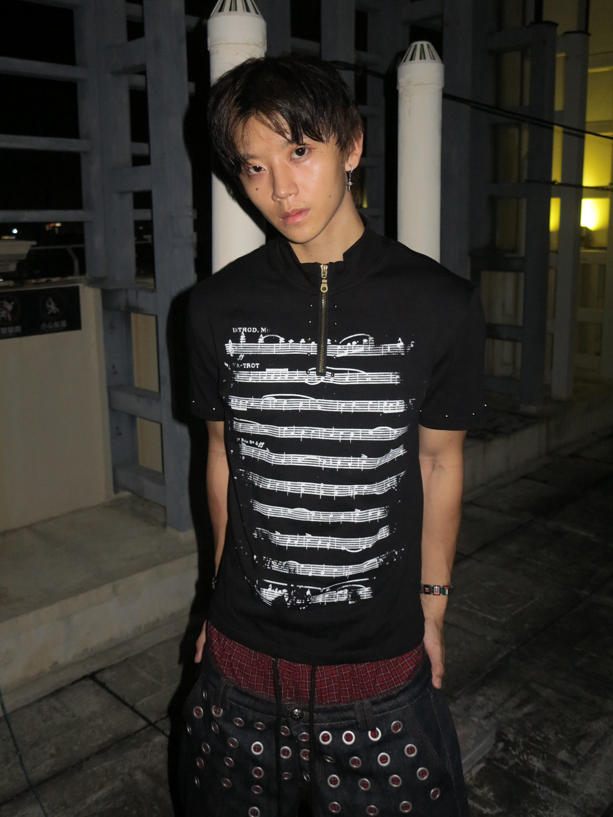 DREAM BAND Punk Note Graphic Stand-Collar Fitted T-Shirt