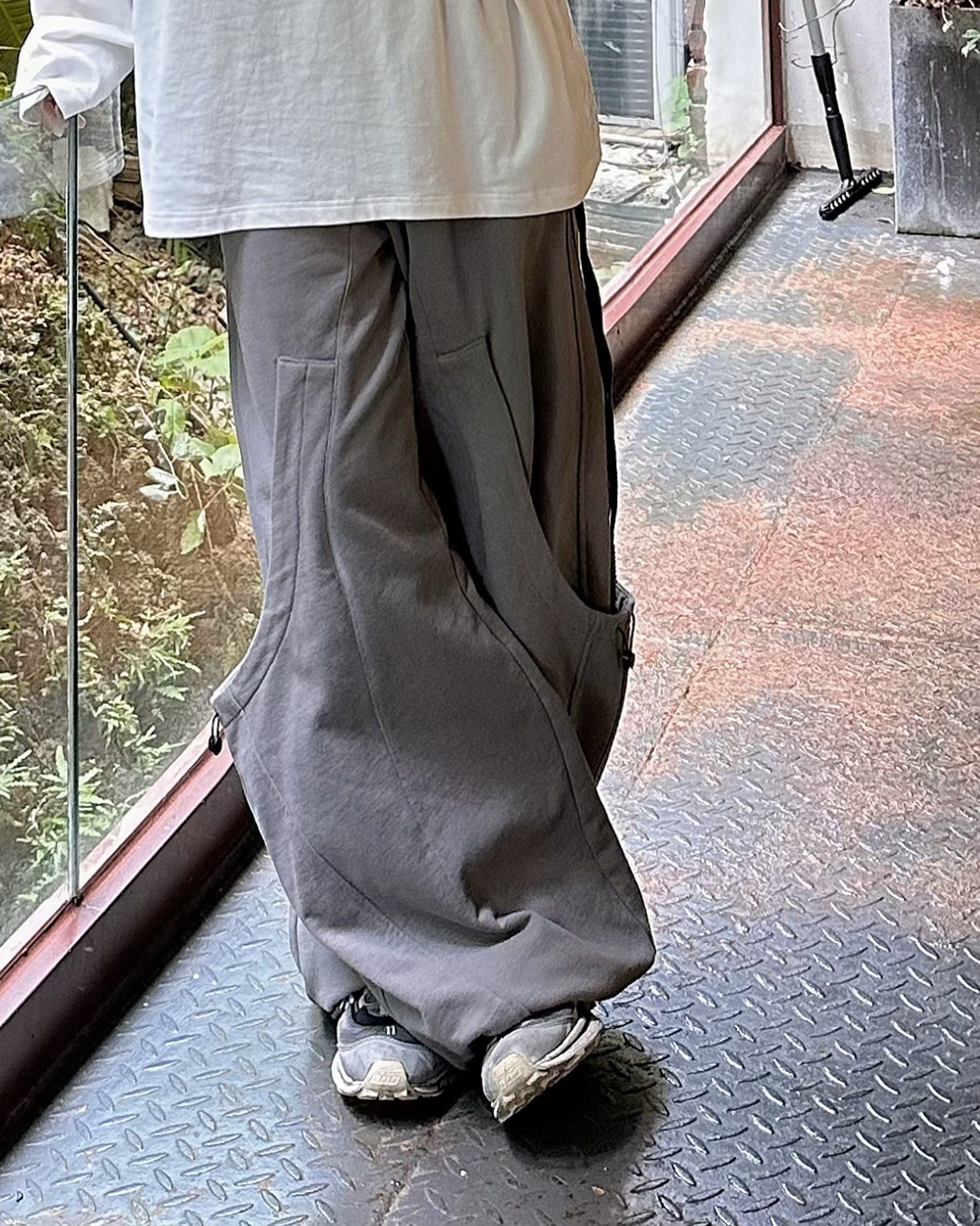 RELABEL Double-Layered Baggy Pants