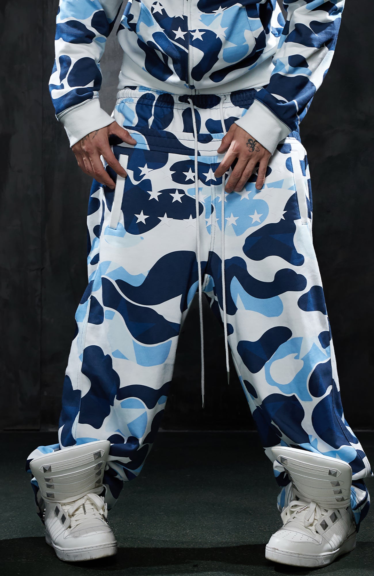 DND4DES Double-Waistband Camo Star Wide-Leg Sweatpants