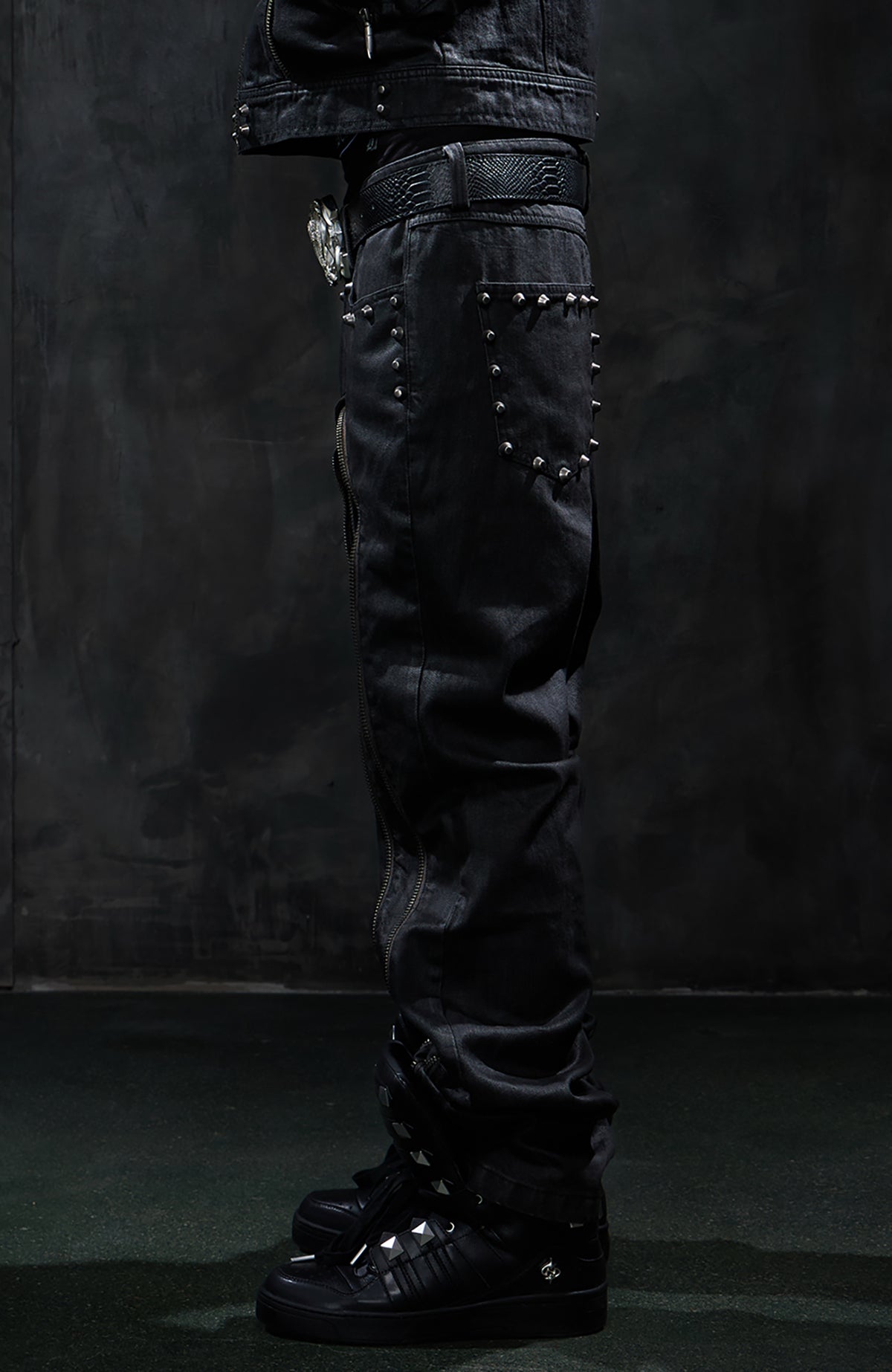 DND4DES Studded Zip-Detail Washed Slim Jeans