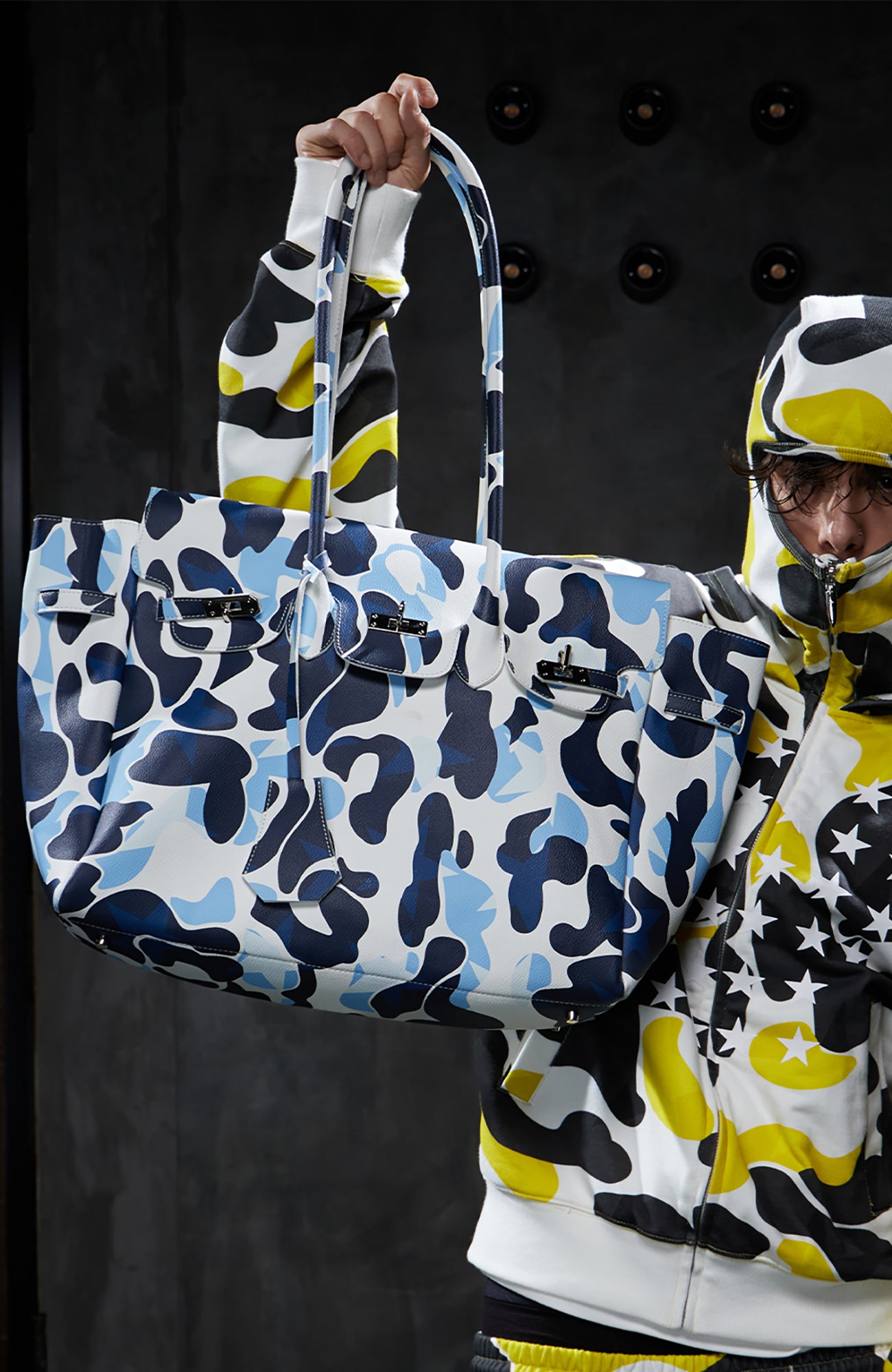 DND4DES Camo Full-Print Metal Buckle Large-Capacity Tote Bag