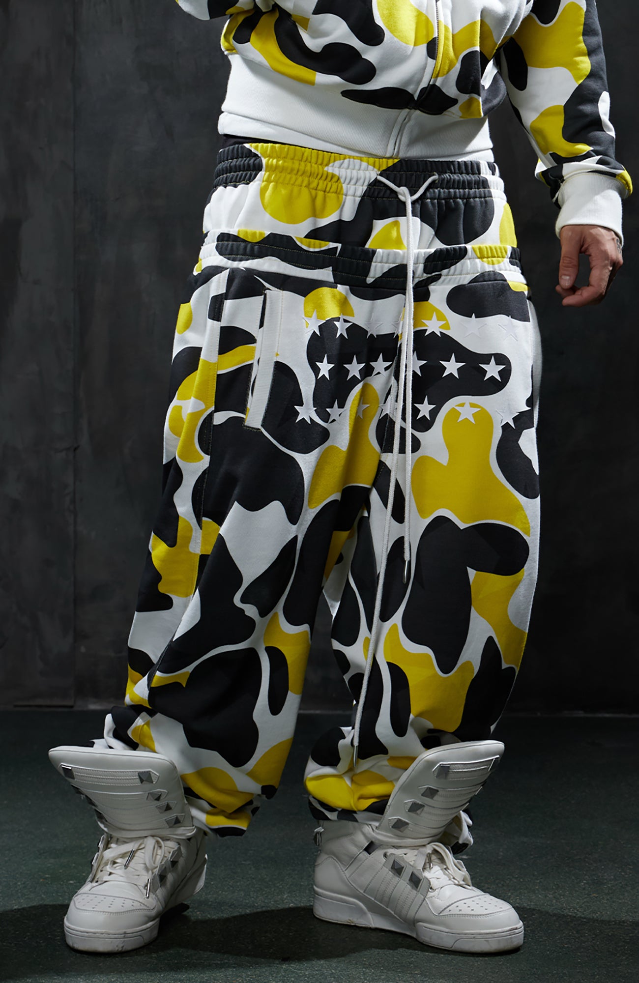 DND4DES Double-Waistband Camo Star Wide-Leg Sweatpants