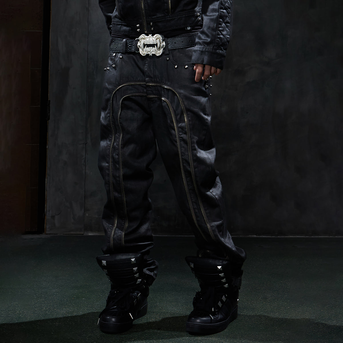 DND4DES Studded Zip-Detail Washed Slim Jeans