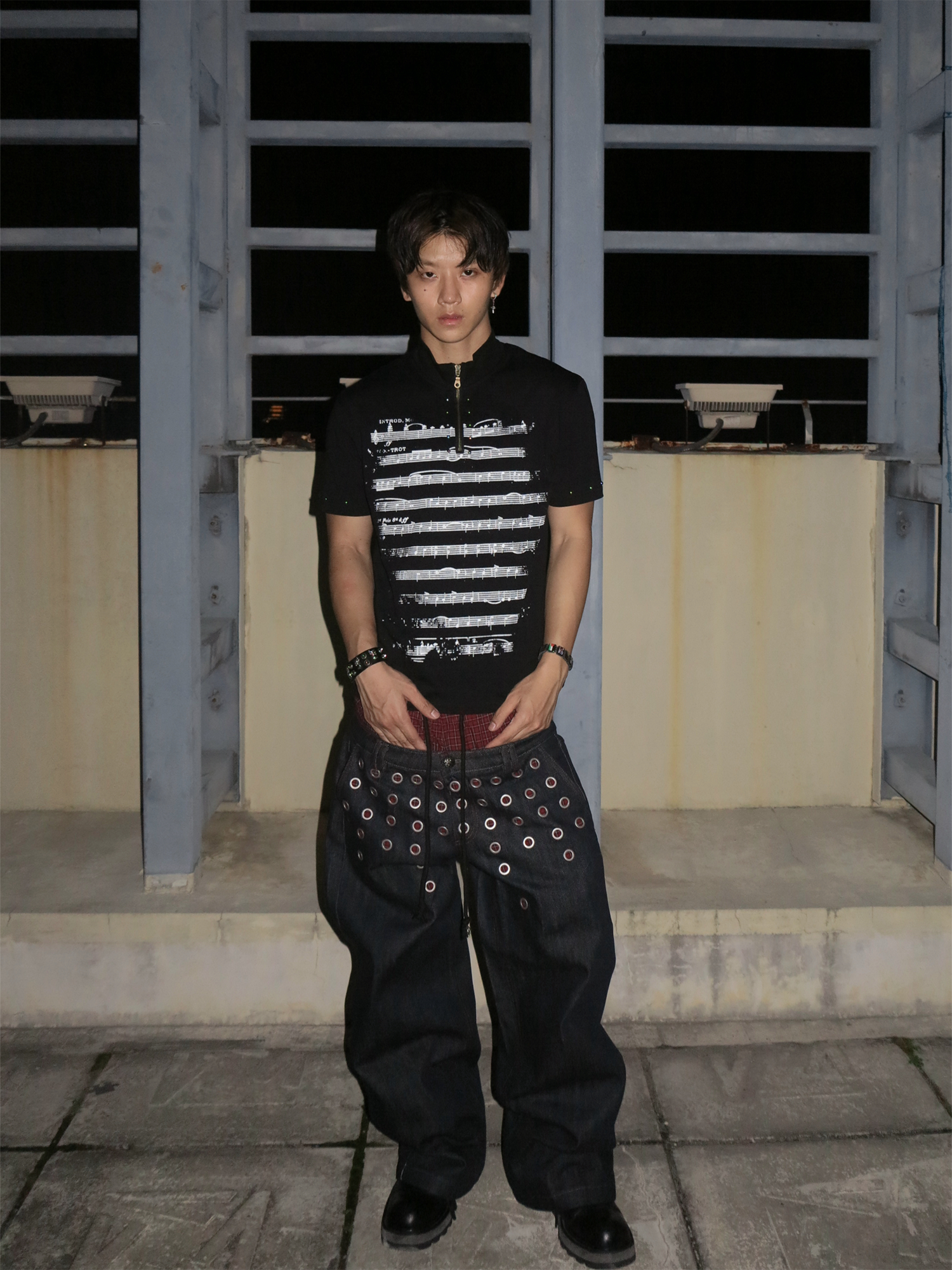 DREAM BAND Punk Note Graphic Stand-Collar Fitted T-Shirt