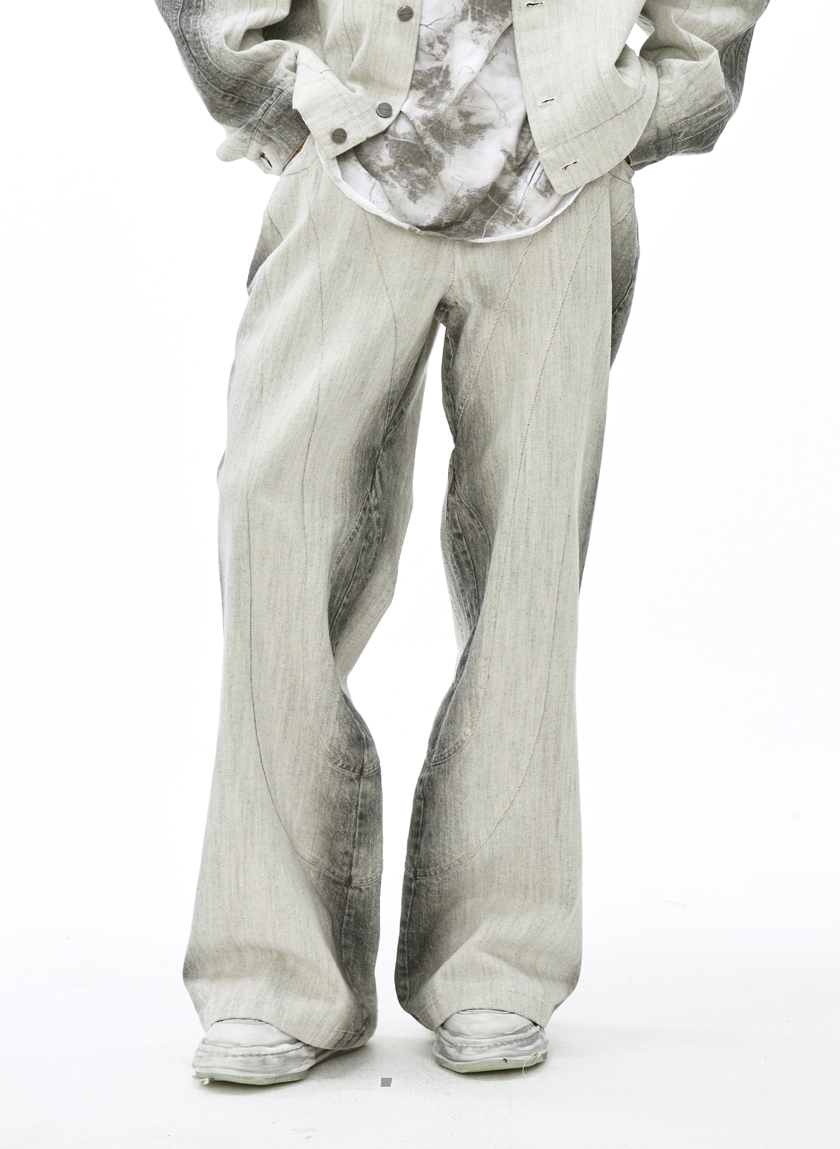 VANN VALRENCE Curved Panel Gradient Washed Flared Jeans