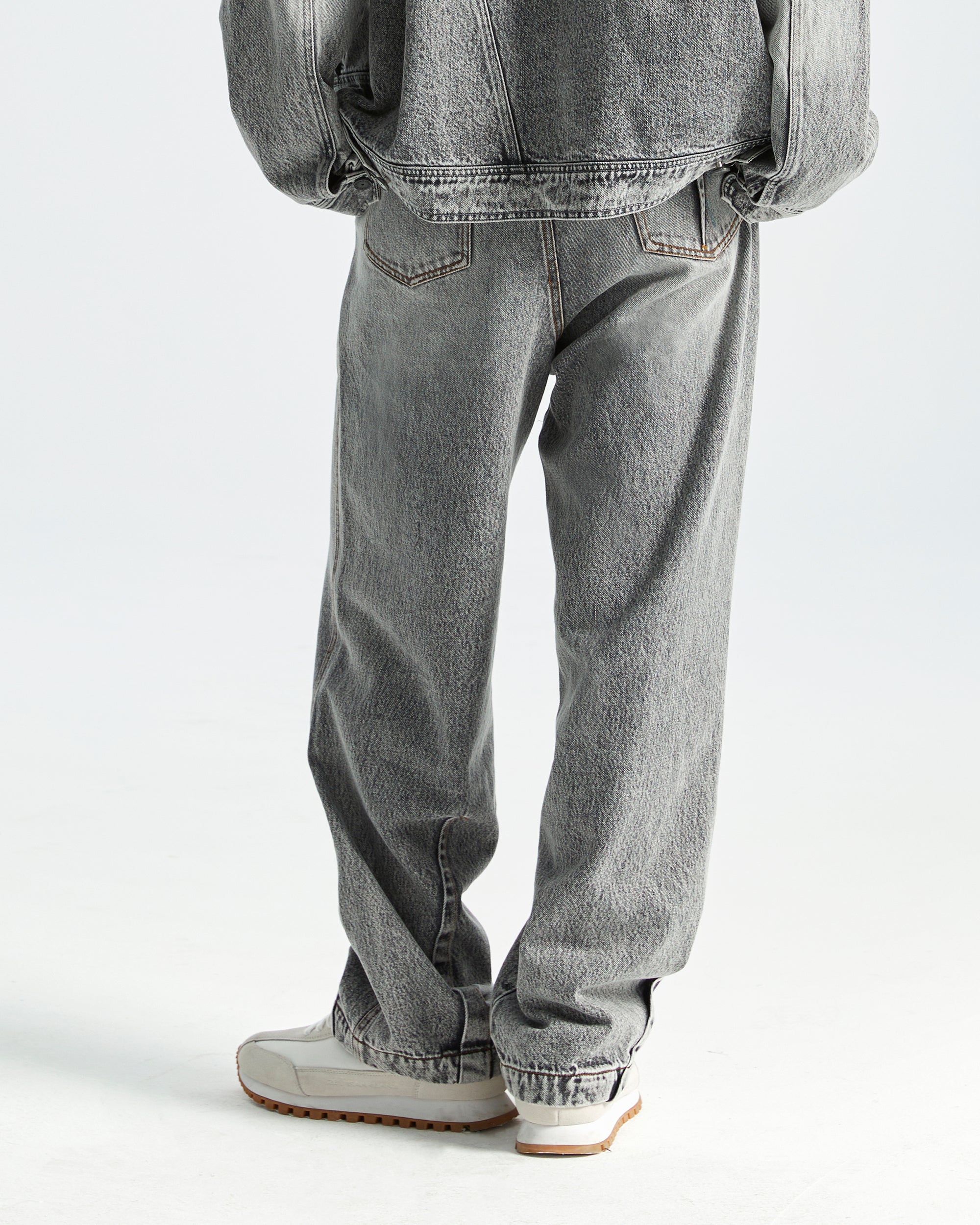 ORGANIC EMOTION Deconstructed Washed Jeans