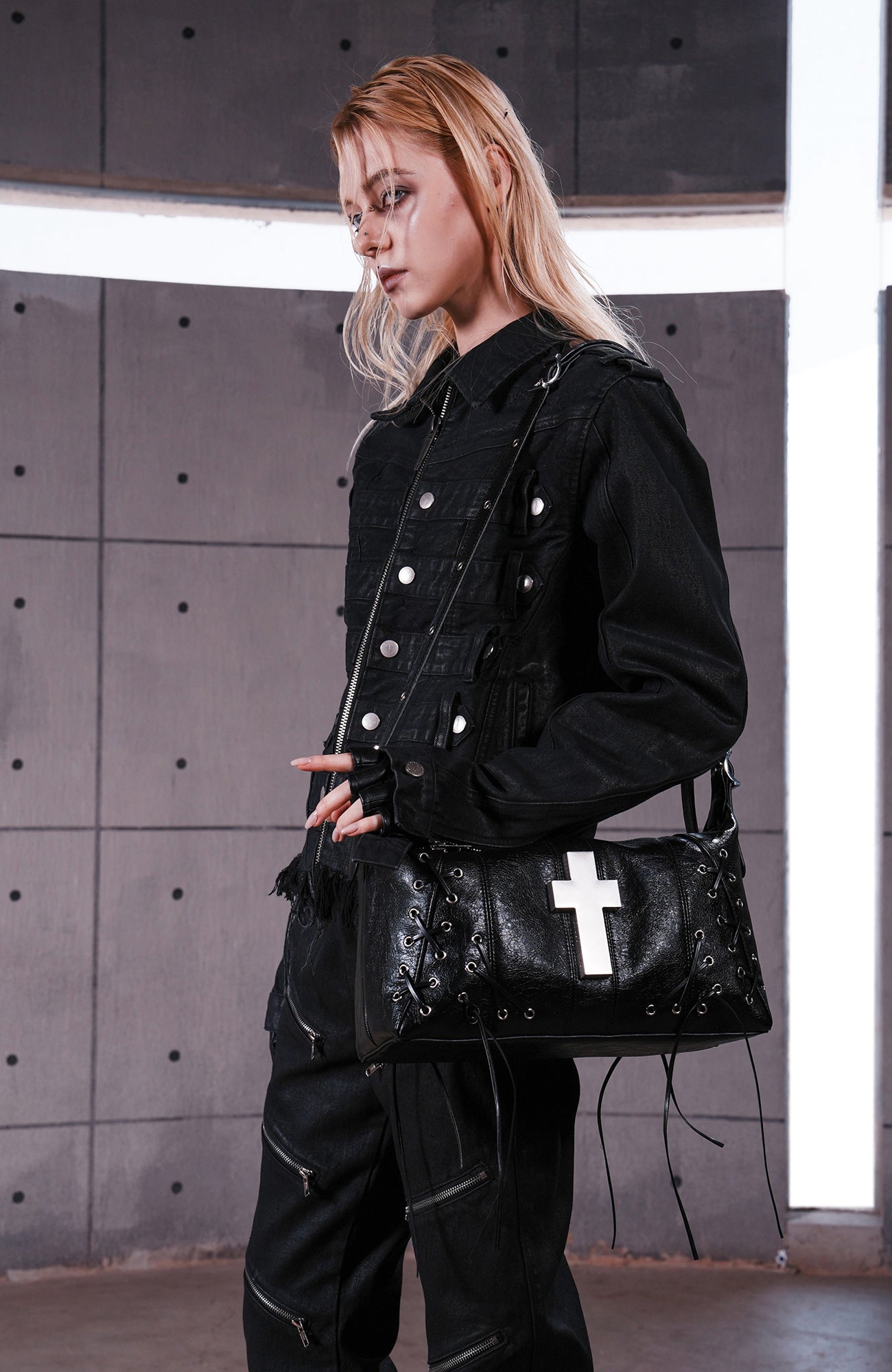REBEL WAVE Cross Lace-Up Shoulder Bag