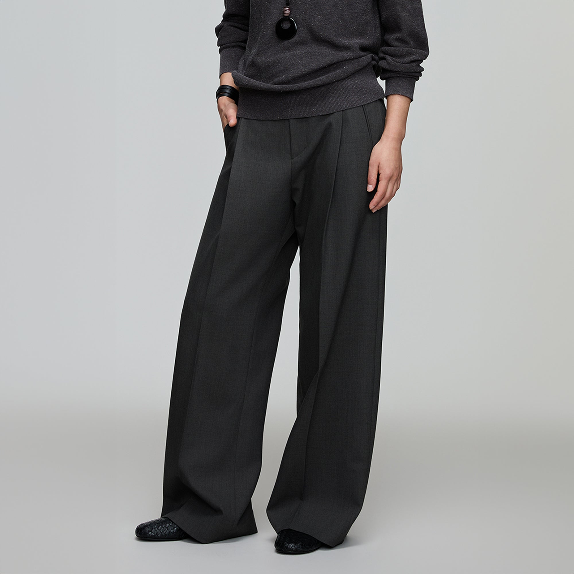 OPICLOTH Pleated Tapered Waist Straight-Leg Trousers