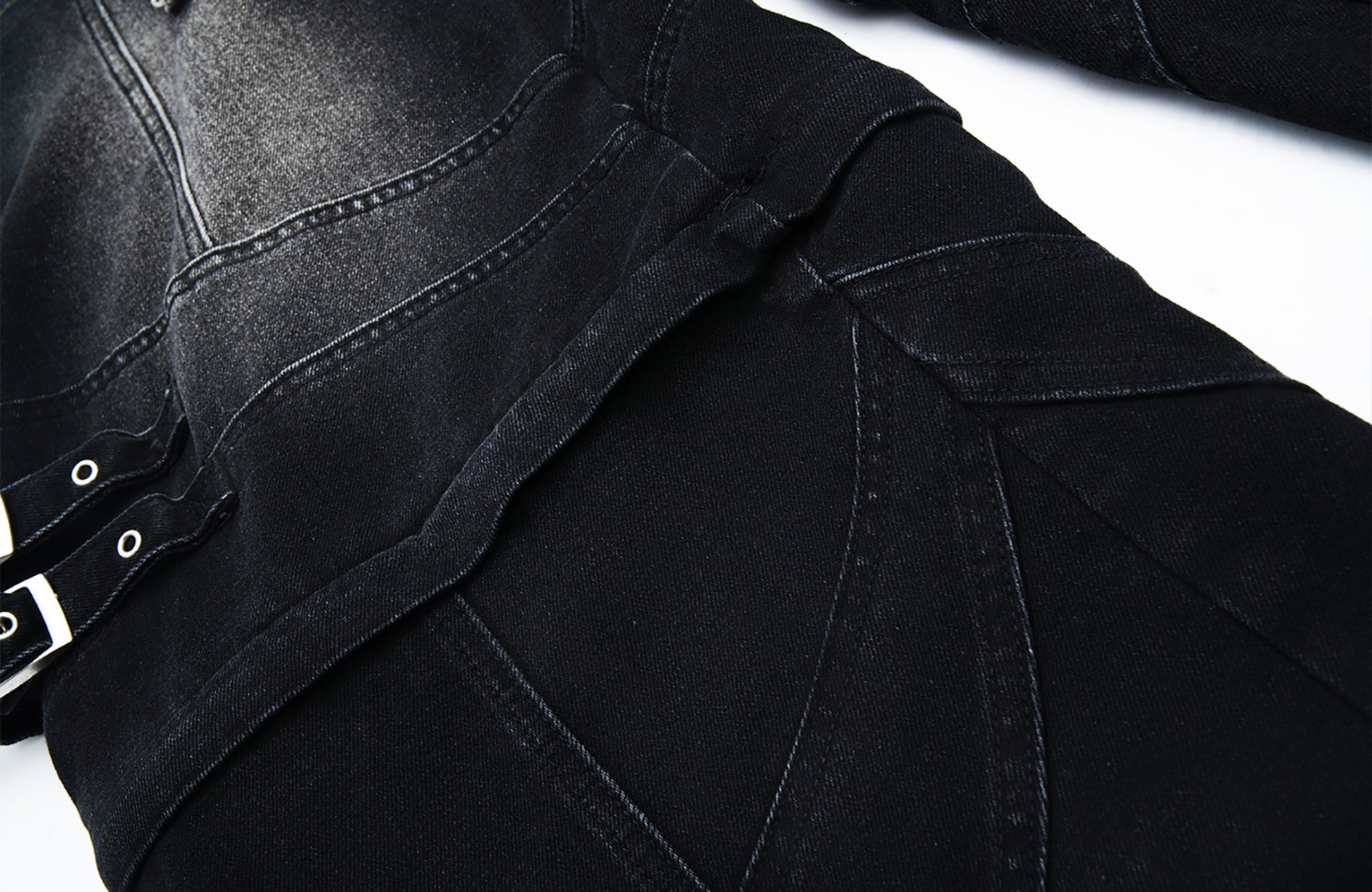 MOGONGSHE Detachable Drape-Strap Washed Jeans