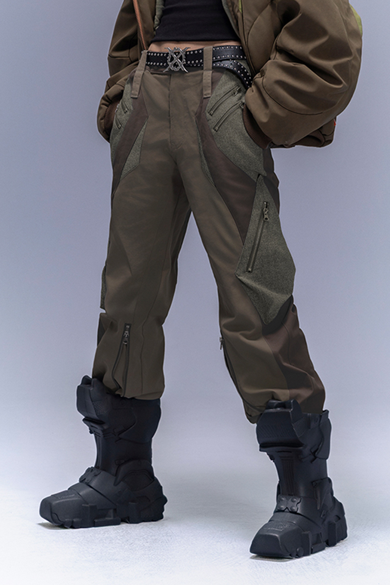 XIPHEVIL Paneled Multi-Pocket Zip Cargo Pants Coffee