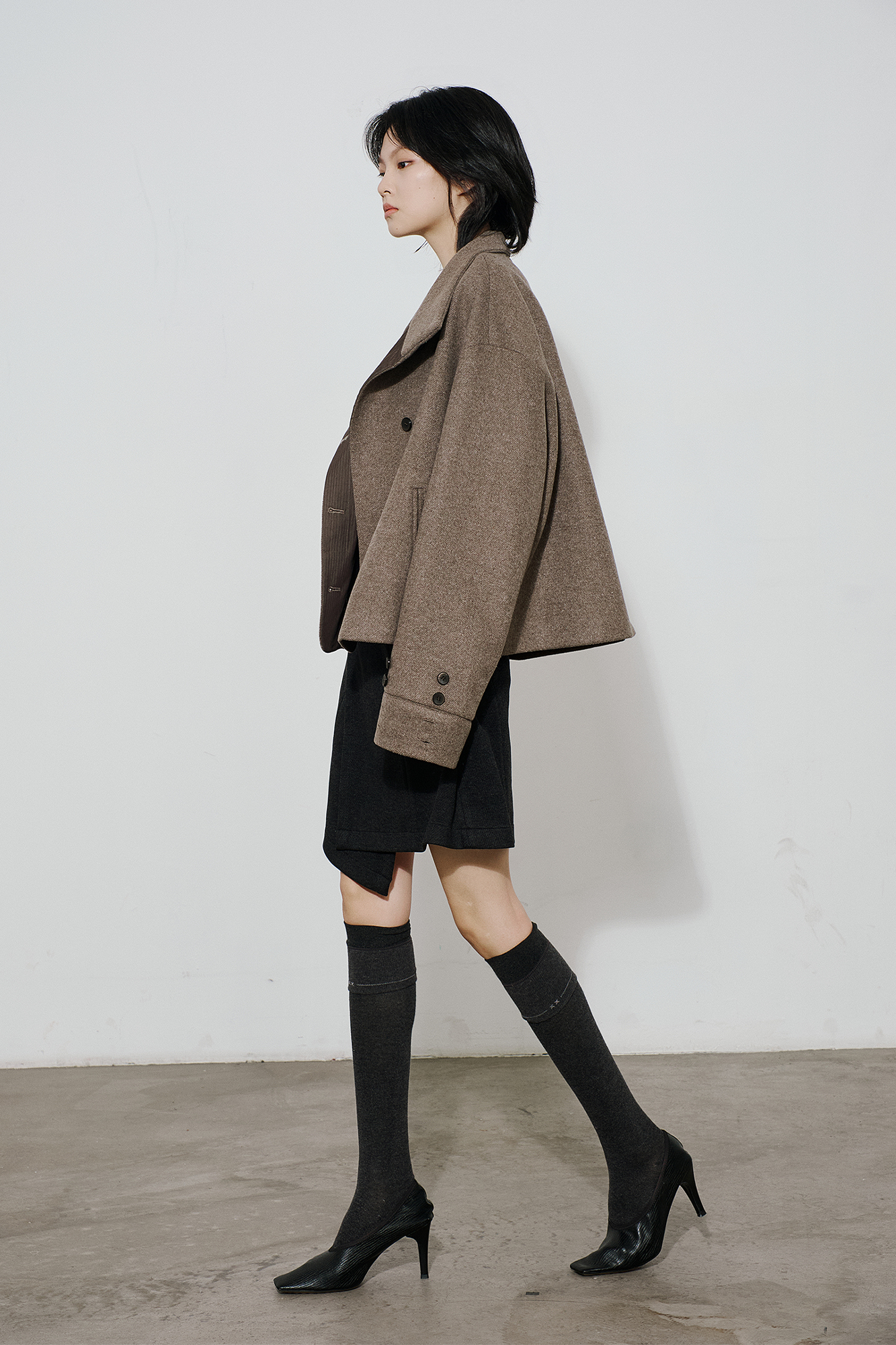SAME FLOW Essential High-Neck Short Jacket