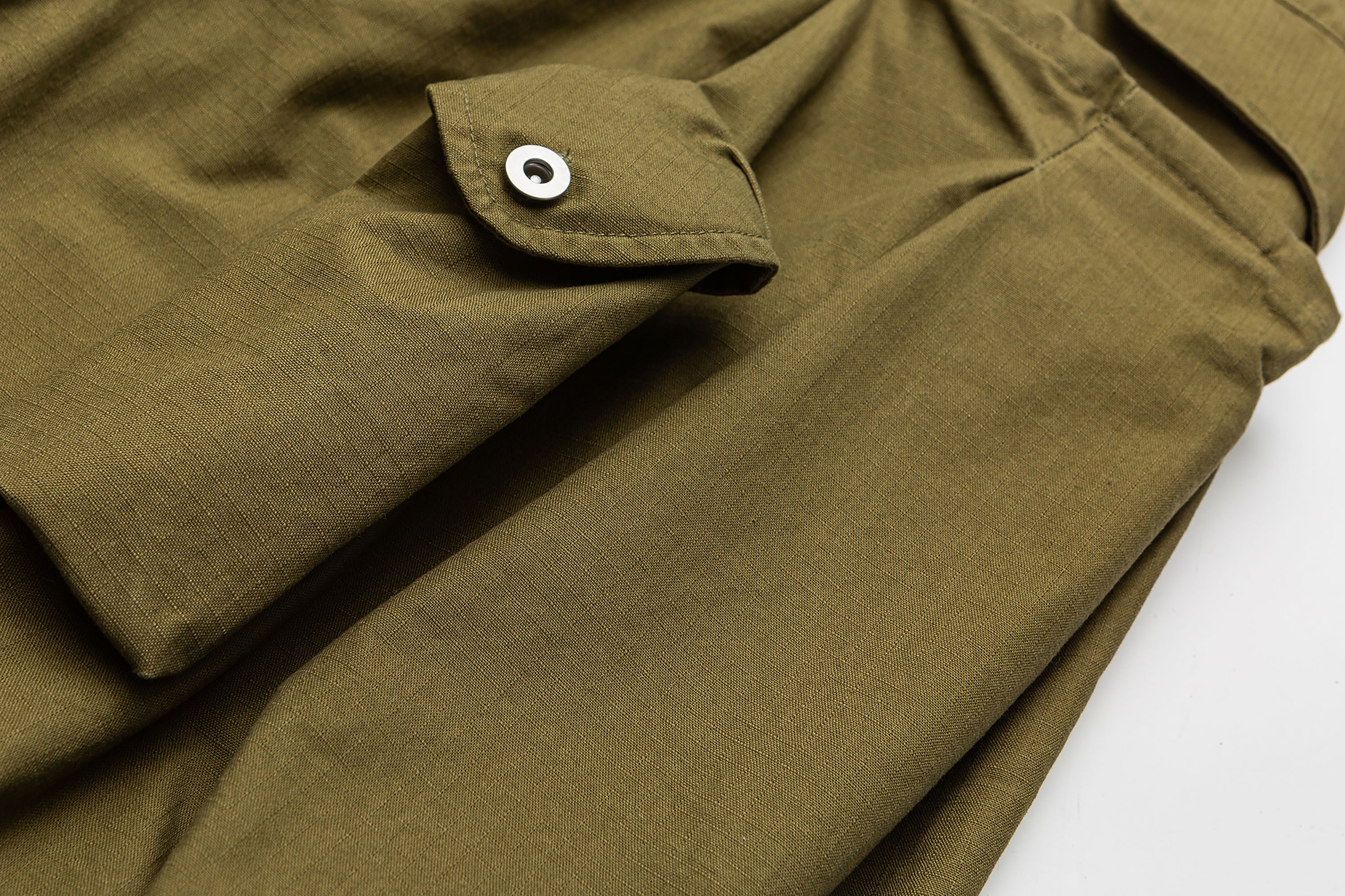 ME DA IGUAL Multi-Pocket Raw Hem Utility Balloon Shorts, premium urban and streetwear designers apparel on PROJECTISR.com, ME DA IGUAL