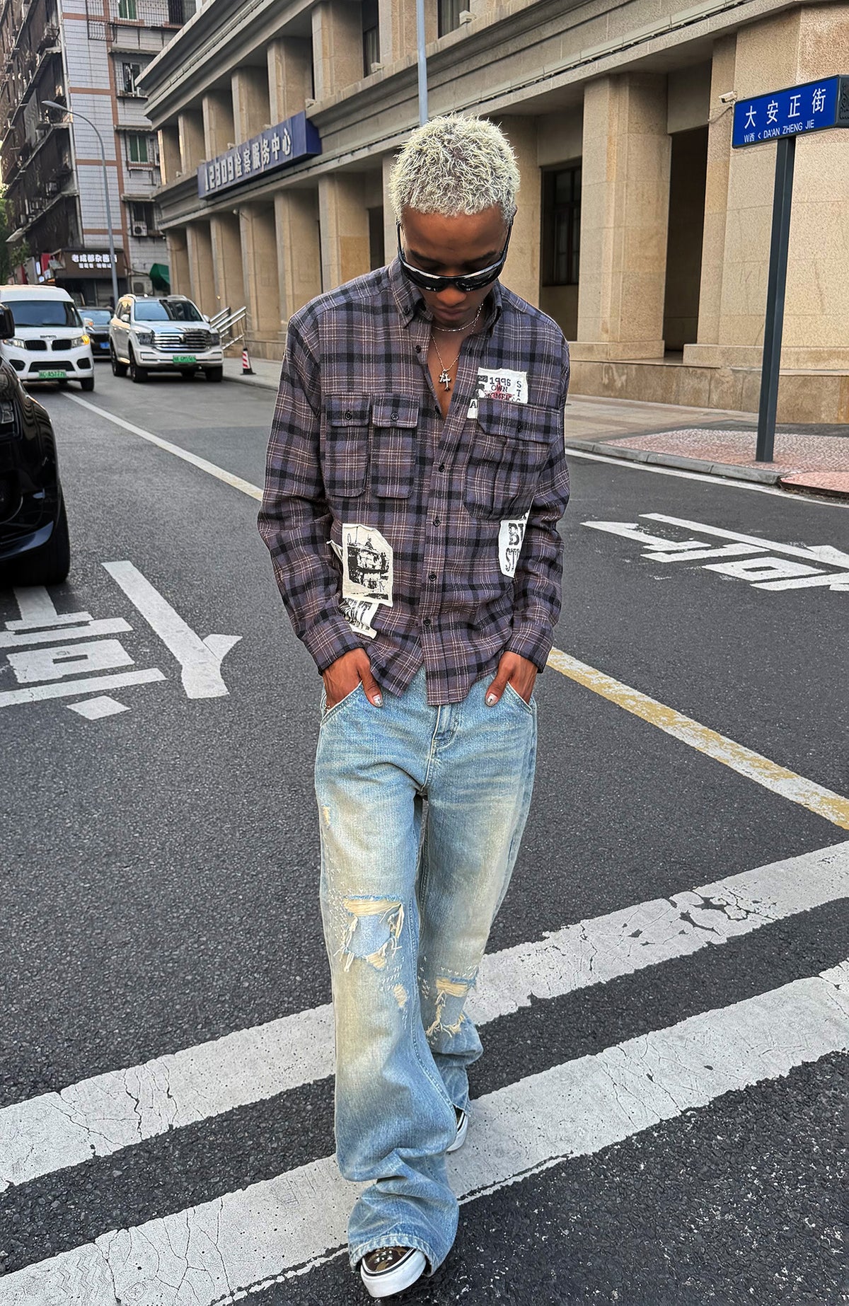 STEEPC Washed Distressed Embroidered Patch Straight-Leg Jeans