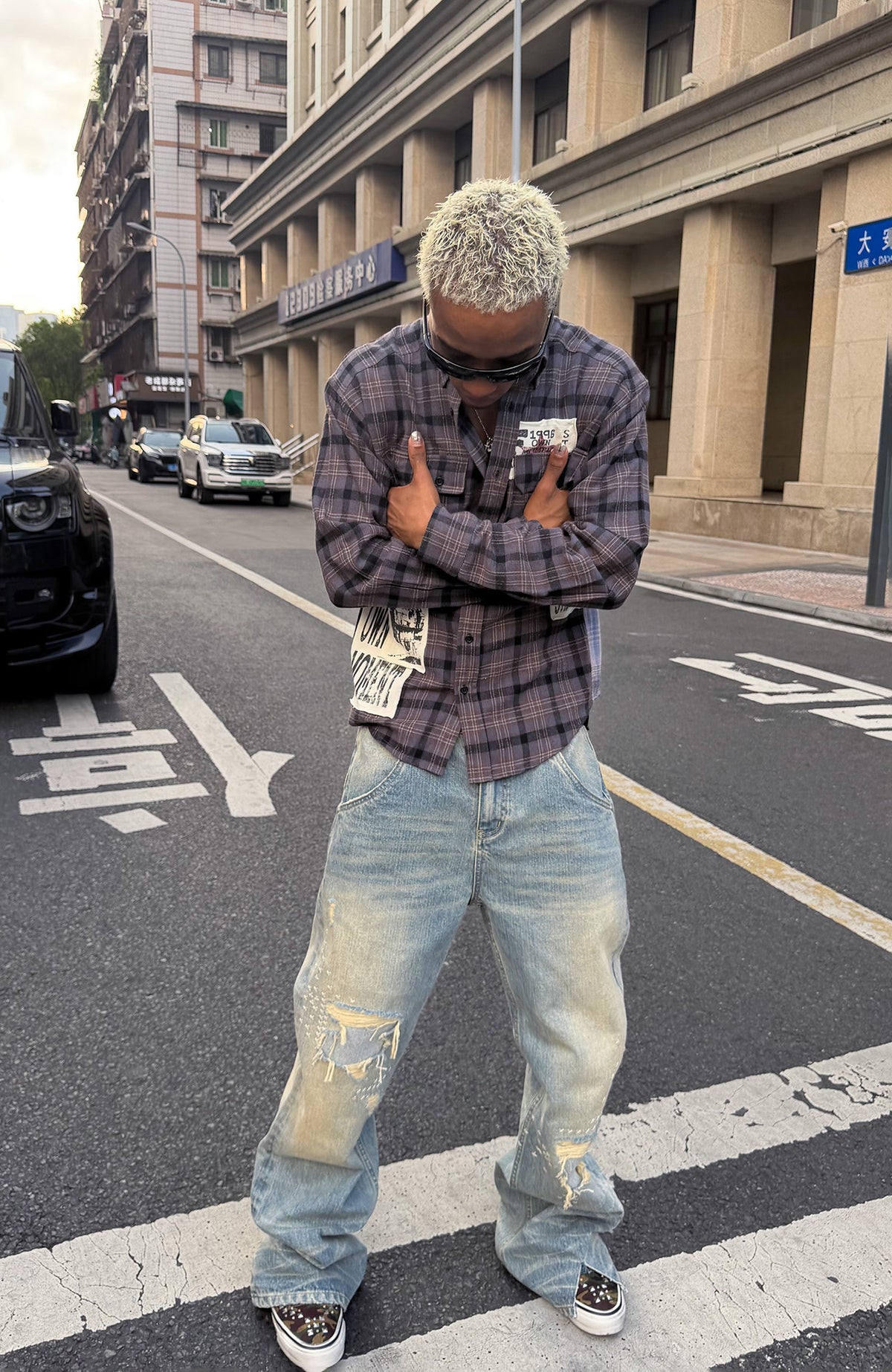 STEEPC Washed Distressed Embroidered Patch Straight-Leg Jeans