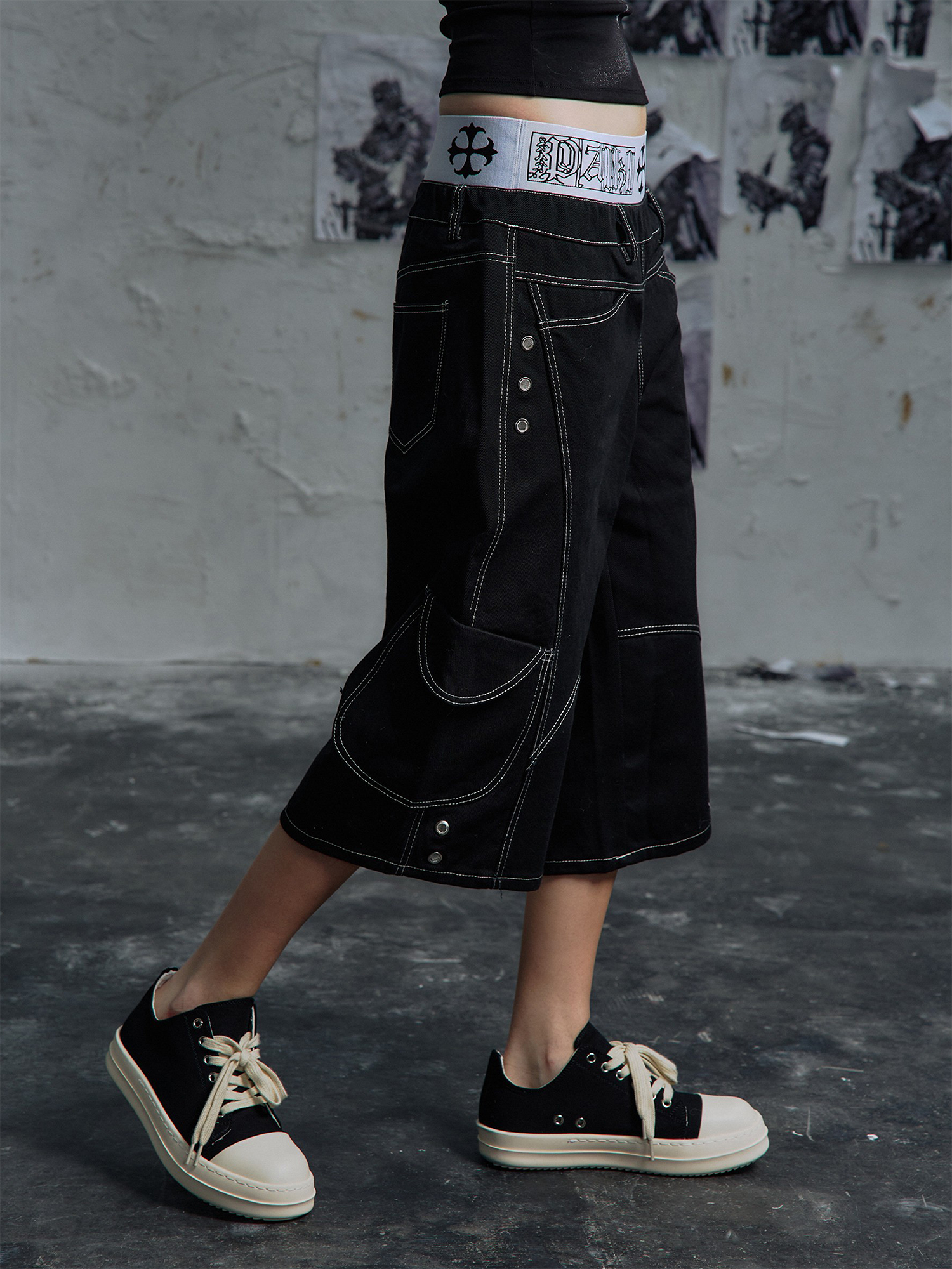 PAIKI Retro Double-Waist Contrast Stitch Cargo Shorts