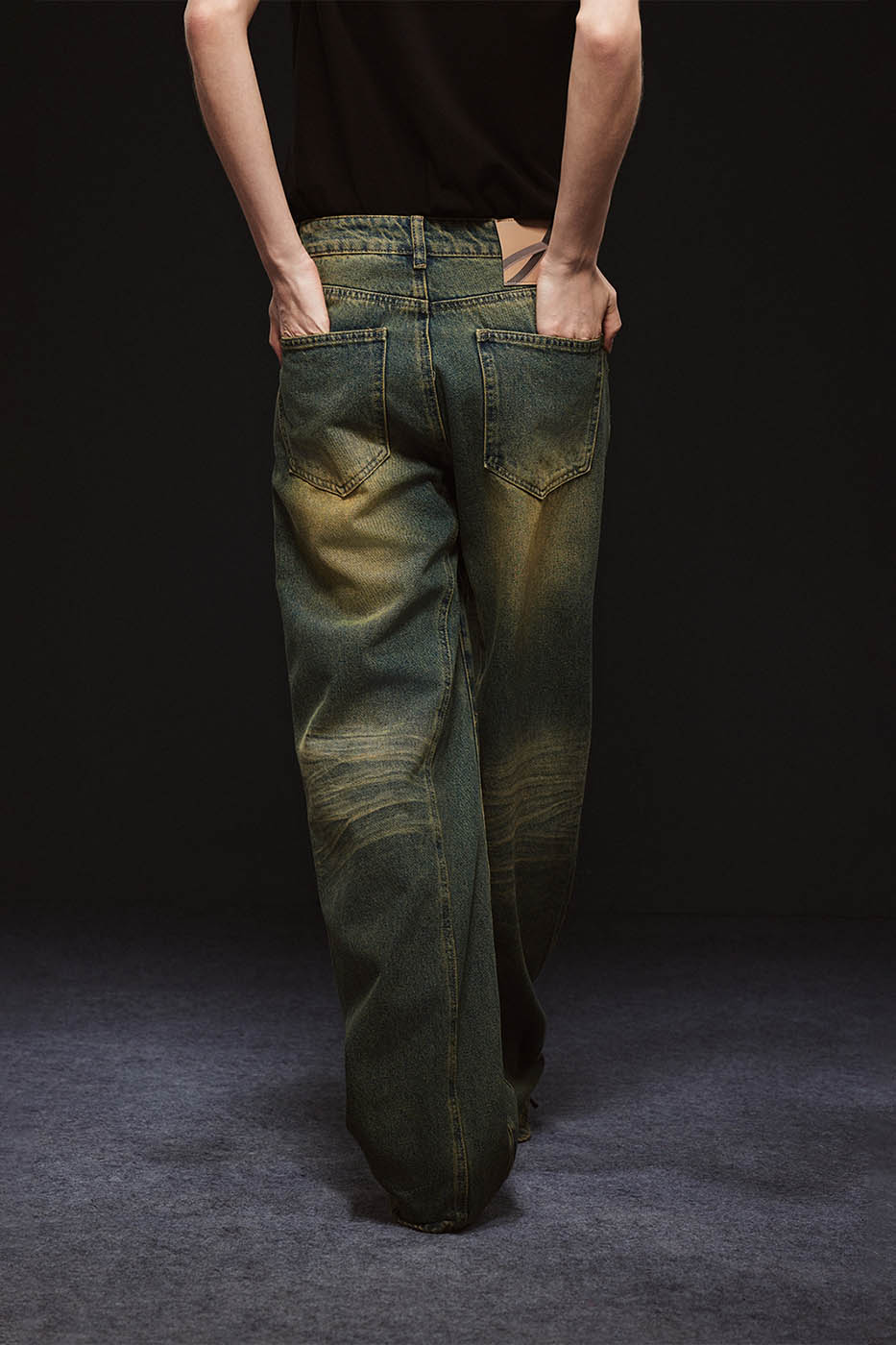 ARTIFICIAL WORLD Crinkled Straight-Leg Washed Jeans