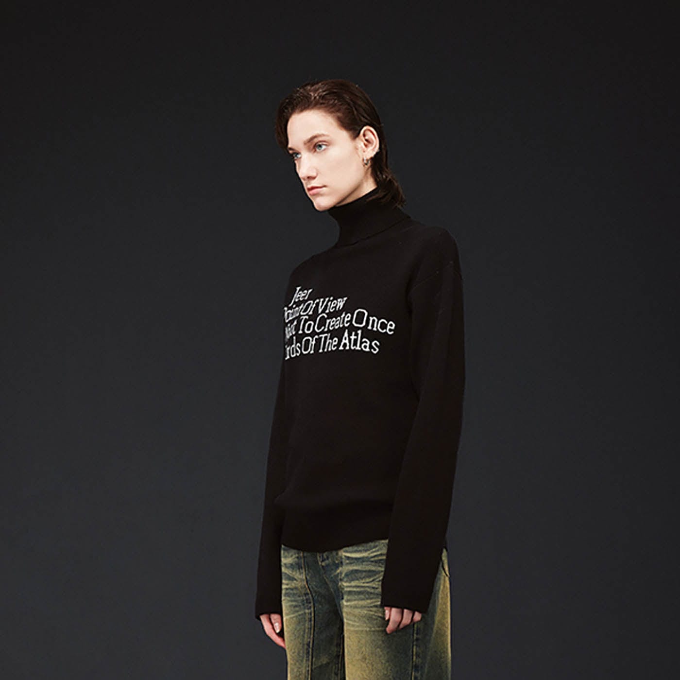 ARTIFICIAL WORLD Essential Slogan Turtleneck Sweater