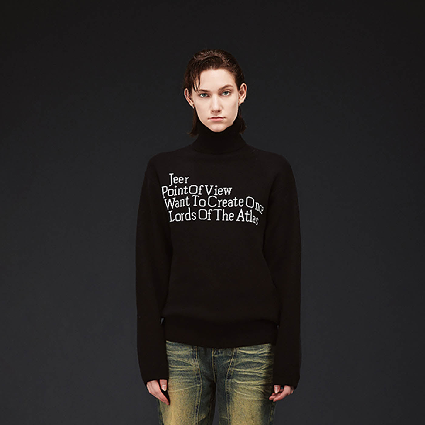 ARTIFICIAL WORLD Essential Slogan Turtleneck Sweater