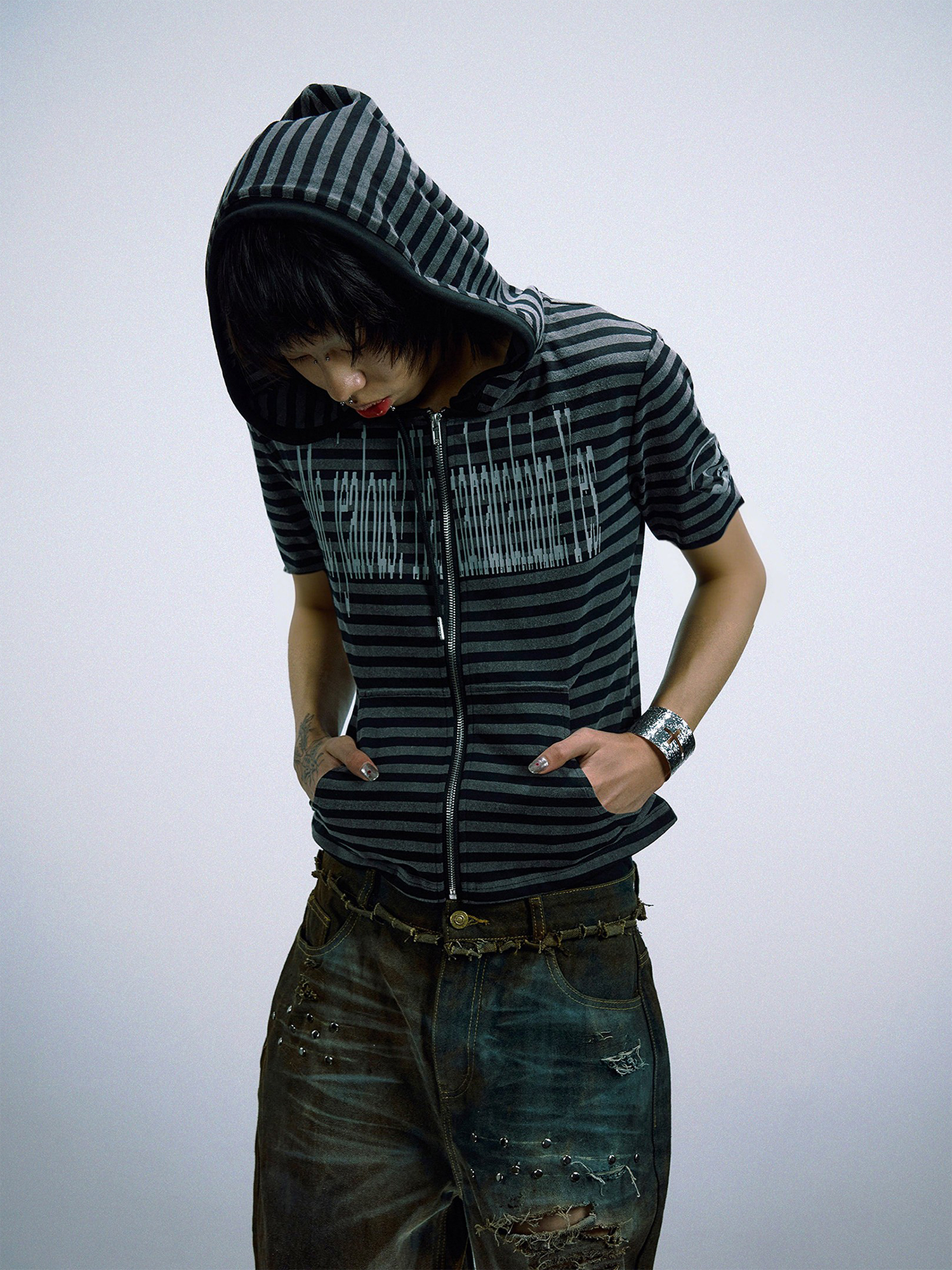 PAIKI Stripe Slogan Hooded Short-Sleeve Jacket