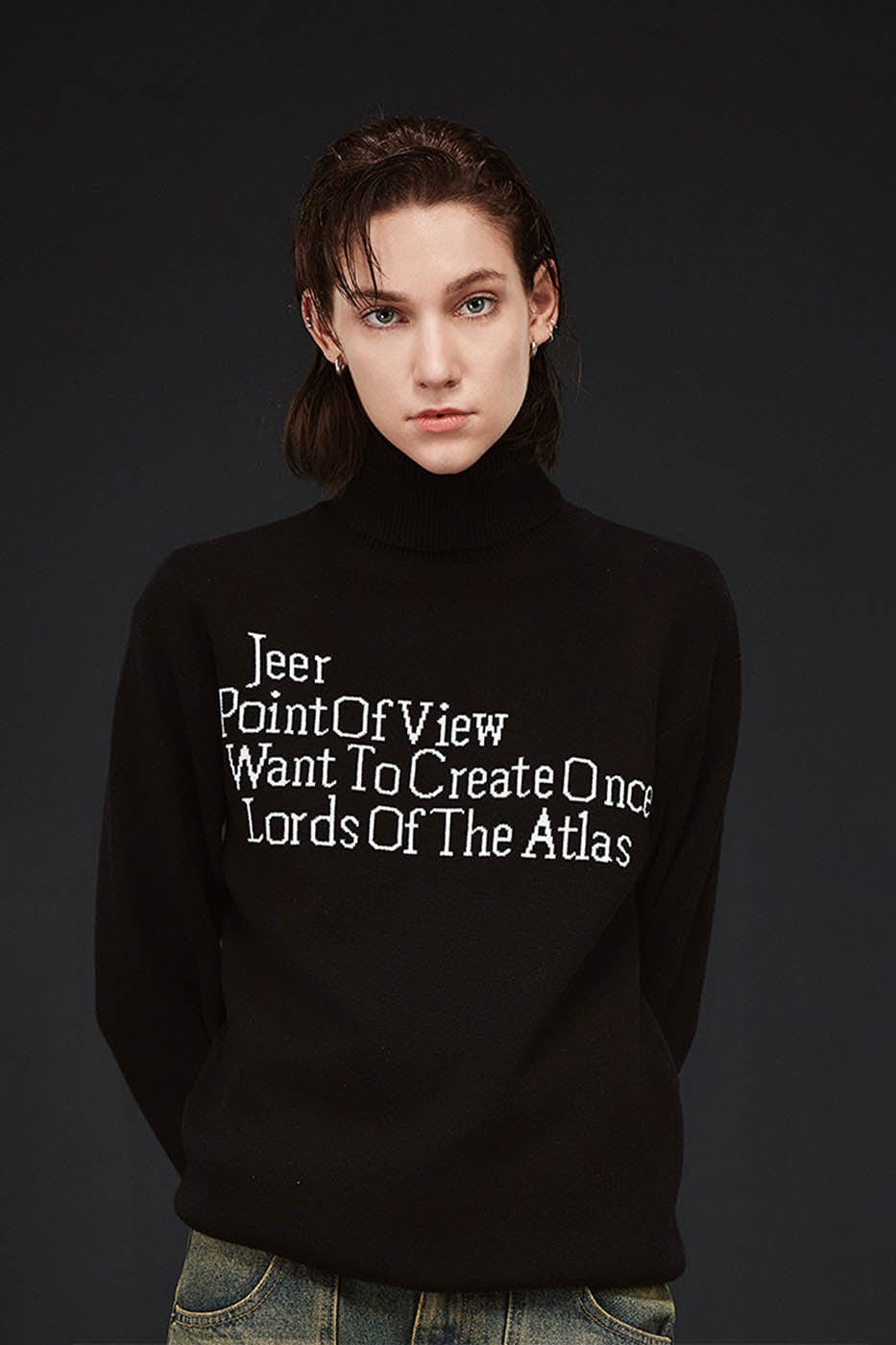 ARTIFICIAL WORLD Essential Slogan Turtleneck Sweater