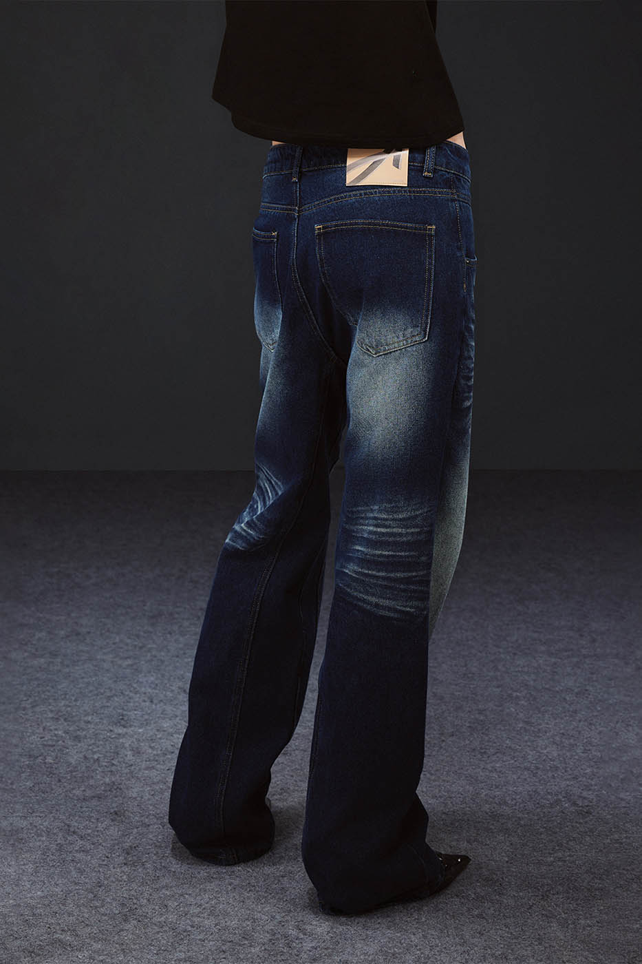 ARTIFICIAL WORLD Crinkled Straight-Leg Washed Jeans