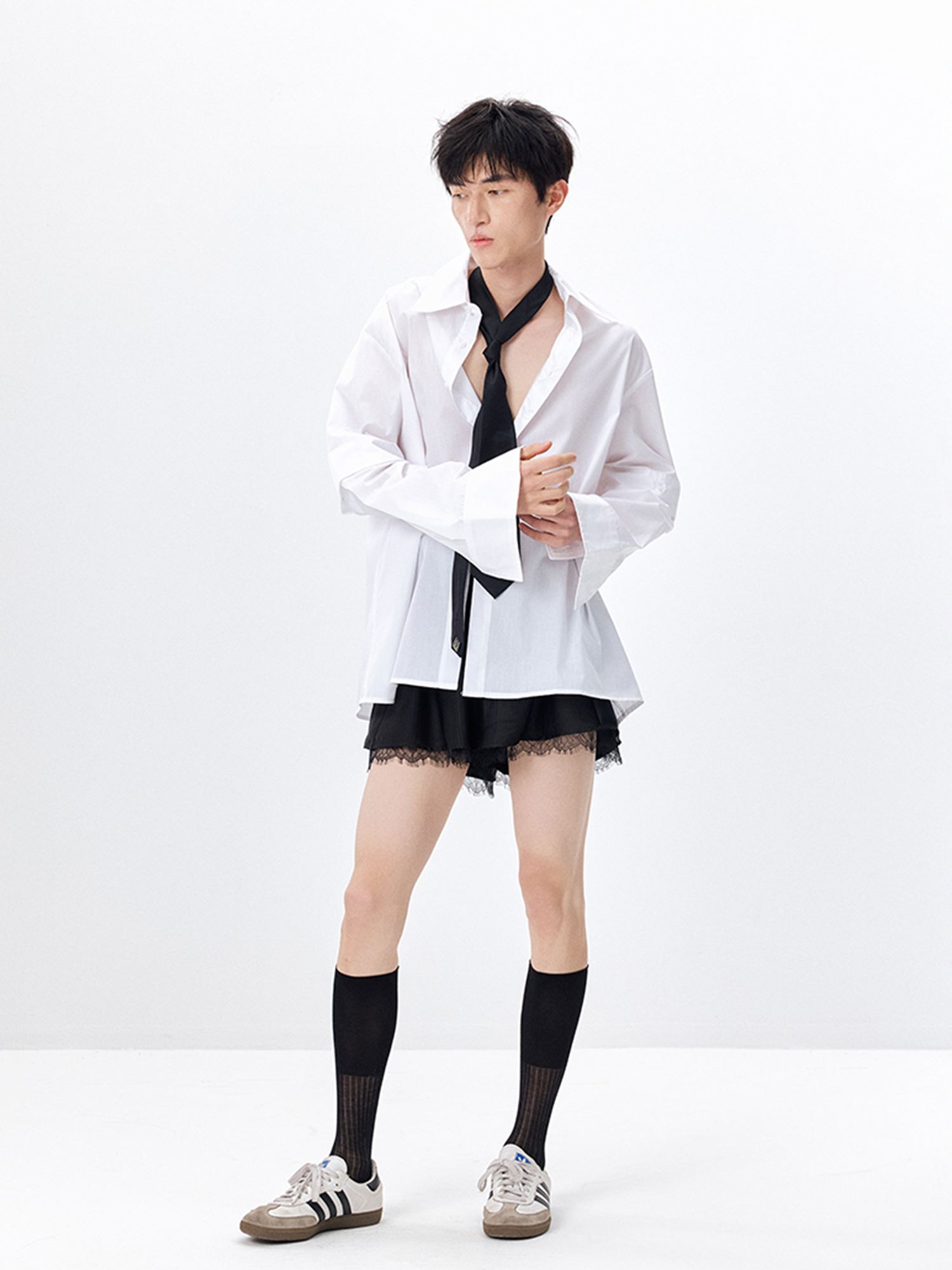 TUIMU Lace Panel Acetate Shorts