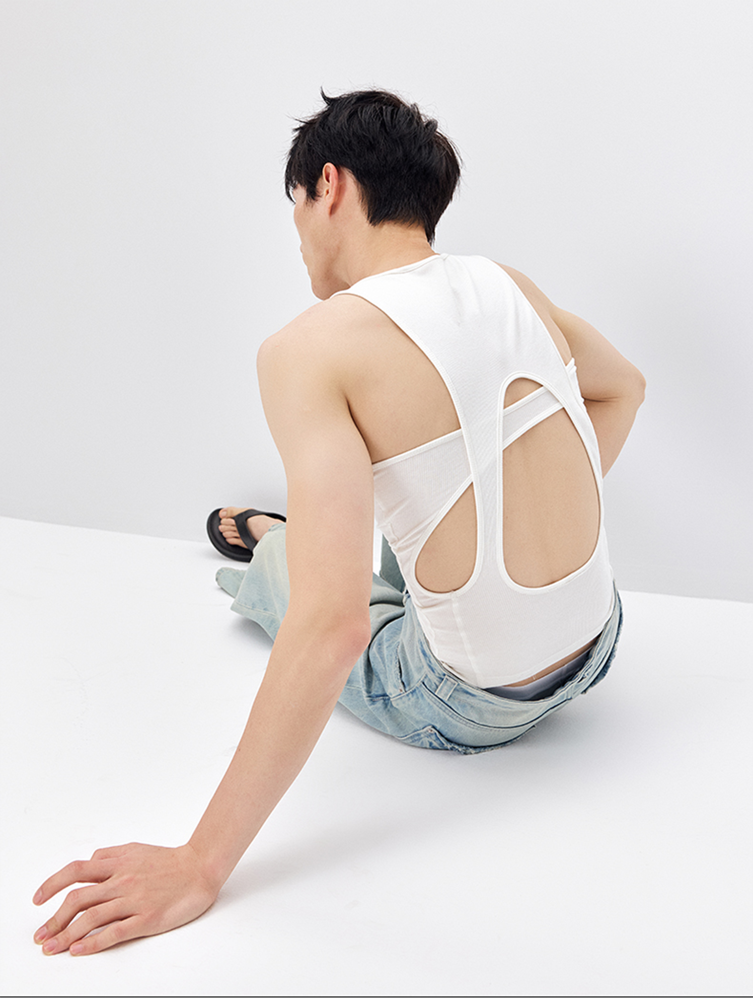 TUIMU Back Cut-Out Ribbed Tank Top White