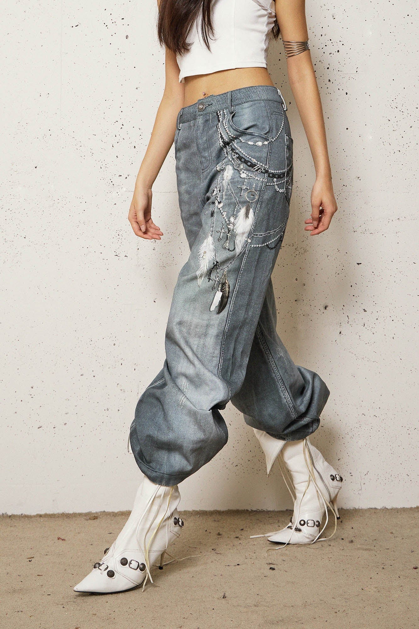 DND4DESxFaychui Pearl Chain Graphics Distressed Flared Jeans