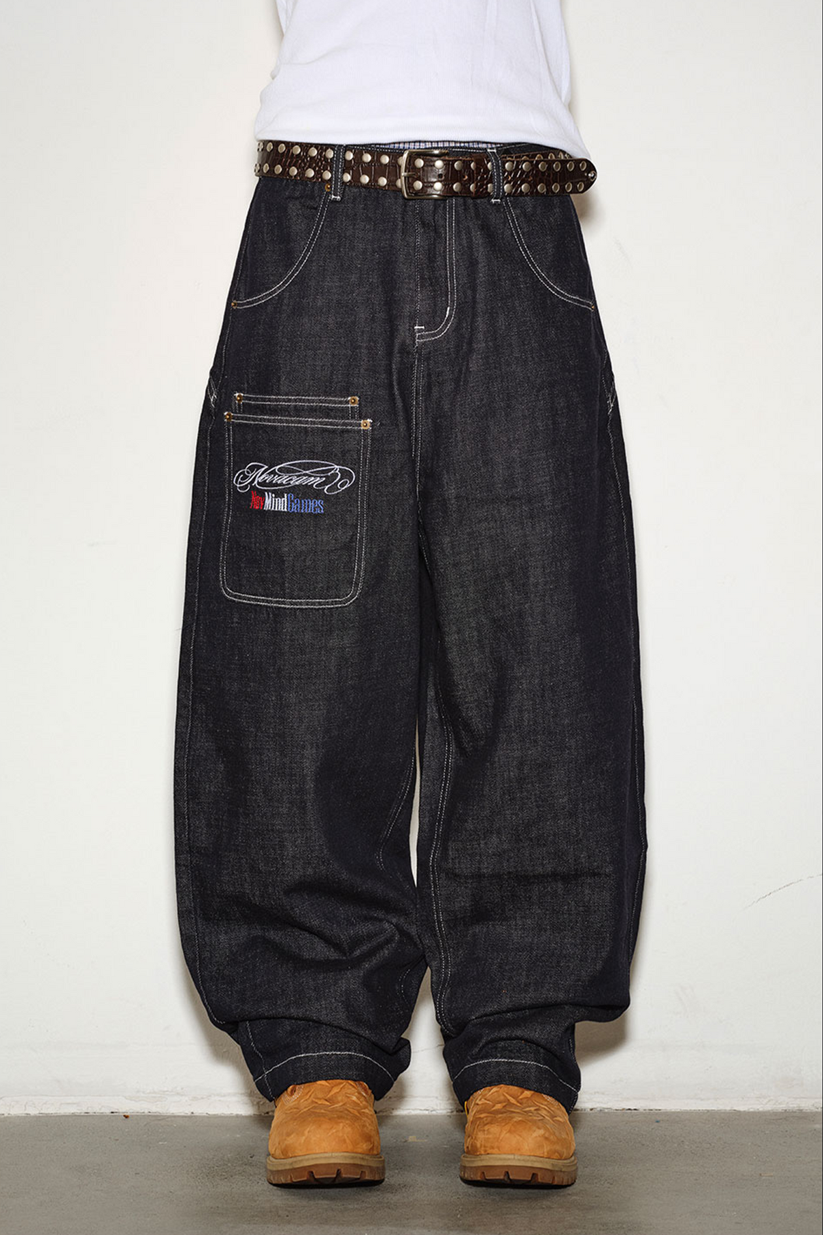 NOVACAM Retro Embroidered Logo Curved Raw Selvedge Jeans
