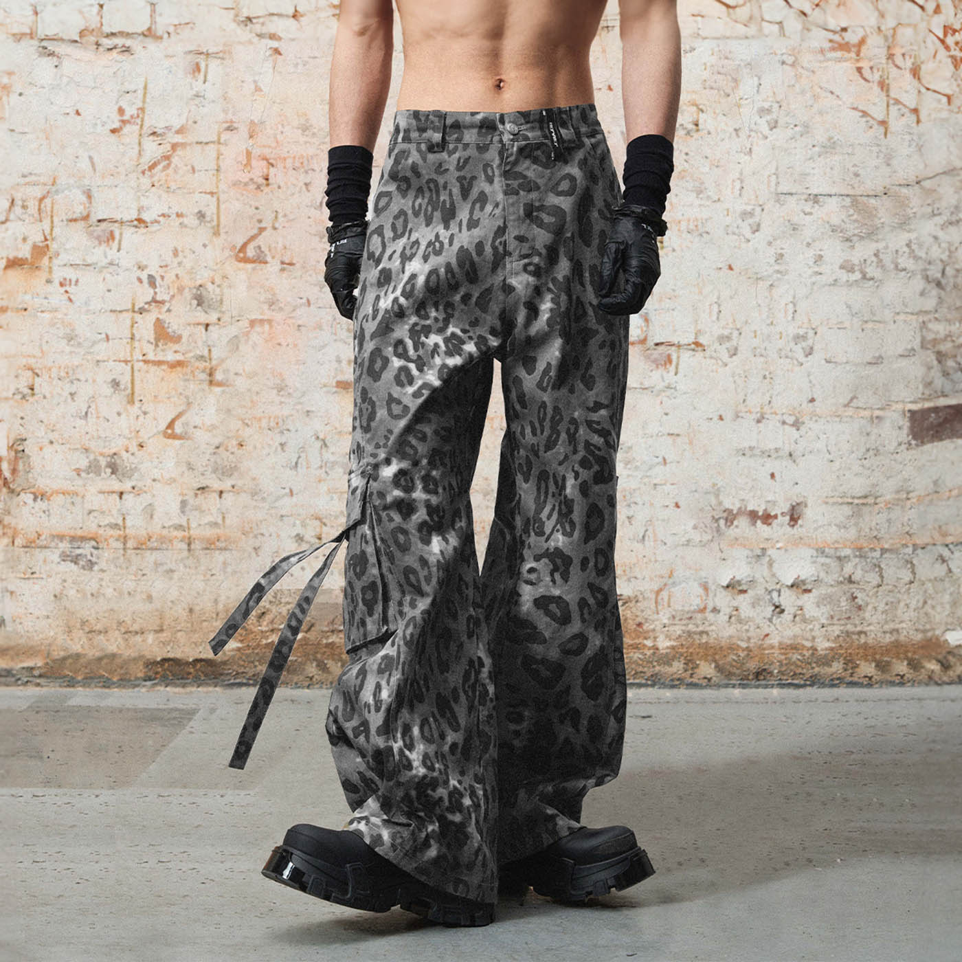 RELABEL Leopard Multi-Pocket Ribbon Cargo Pants