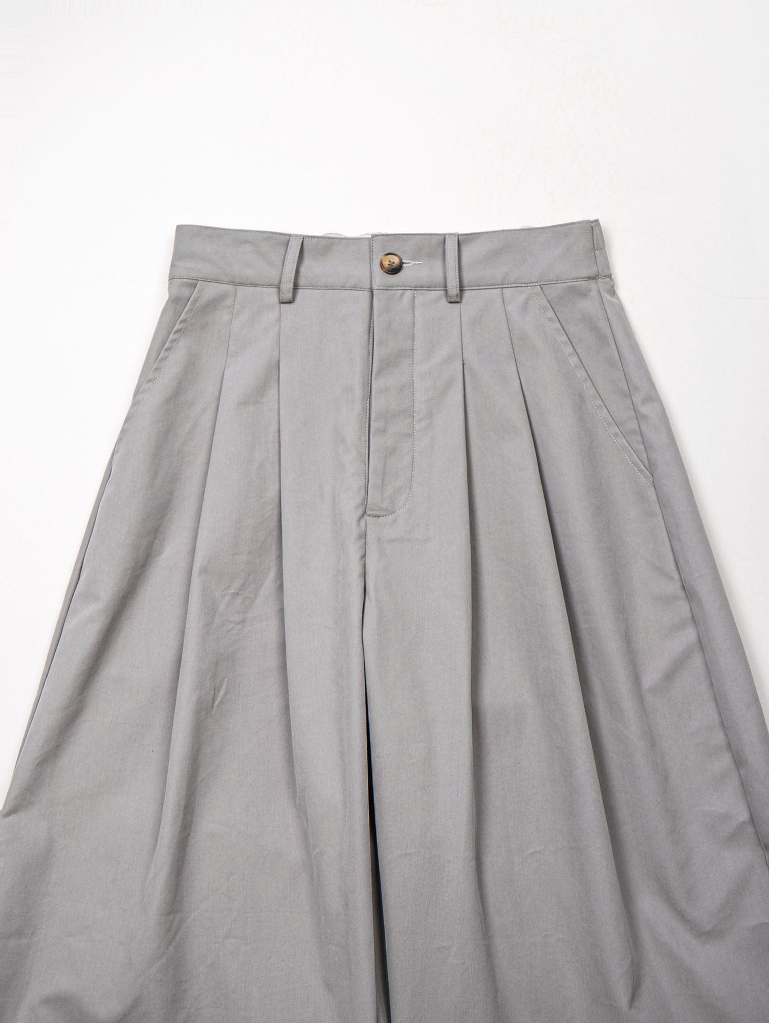 LEONSENSE Pleated Tencel Oversized Curved Pants, premium urban and streetwear designers apparel on PROJECTISR.com, LEONSENSE