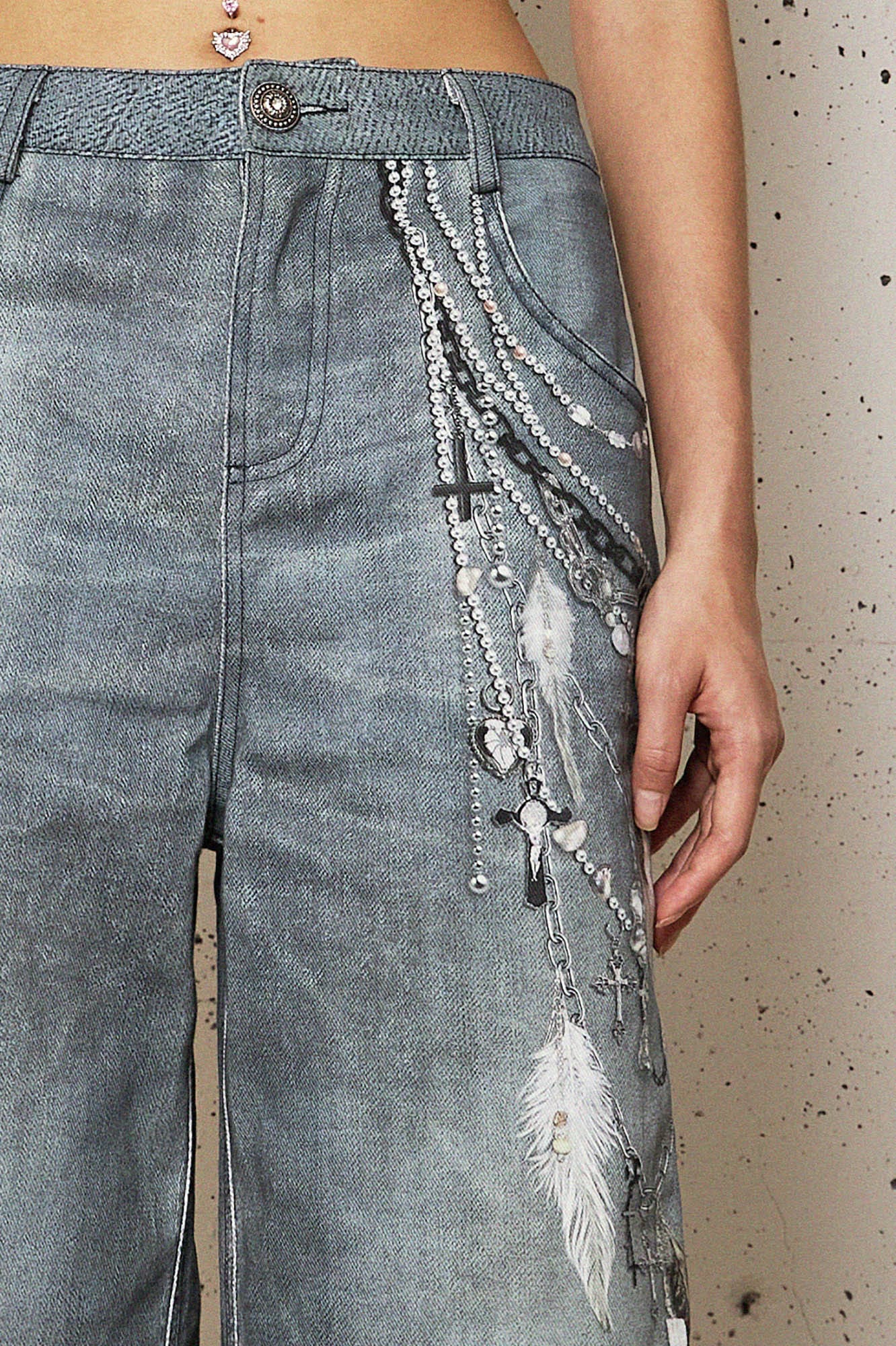 DND4DESxFaychui Pearl Chain Graphics Distressed Flared Jeans