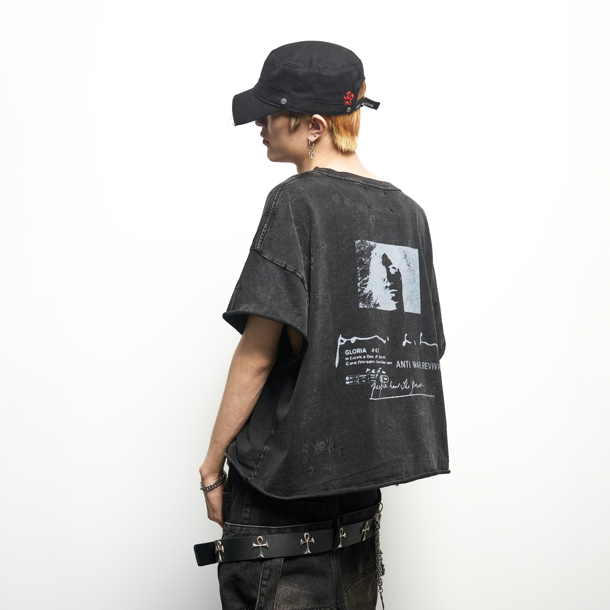 ANTI WAR REVIVAL Retro Portrait Graphic Rolled-Hem Tee