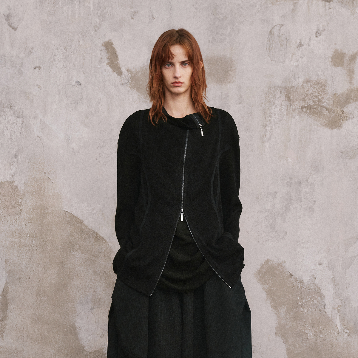 ILNya Nieternite Nifutur Curved Ribbed Zip-Up Sweater