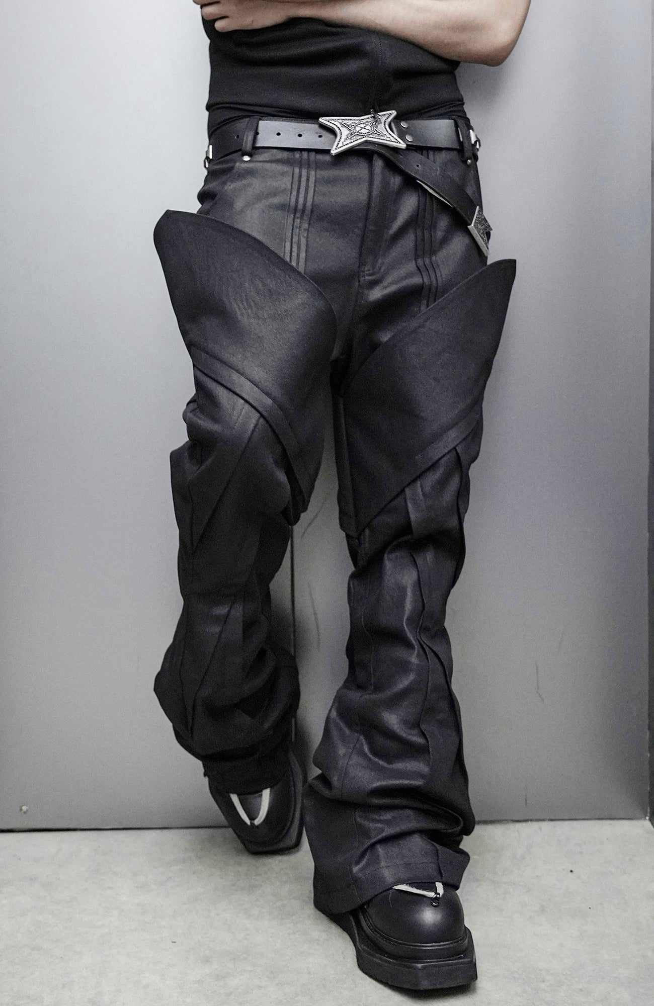 SSIN7 Wing Pocket Waxed Flared Jeans