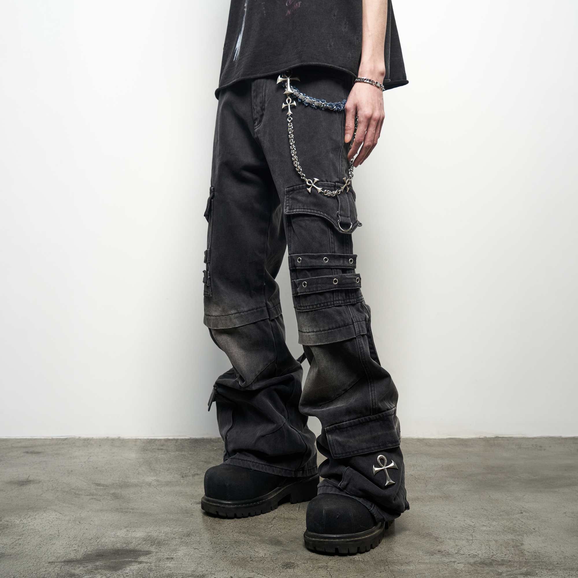 ANTI WAR REVIVAL Distressed Strap Multi-Pocket Wide-Leg Jeans