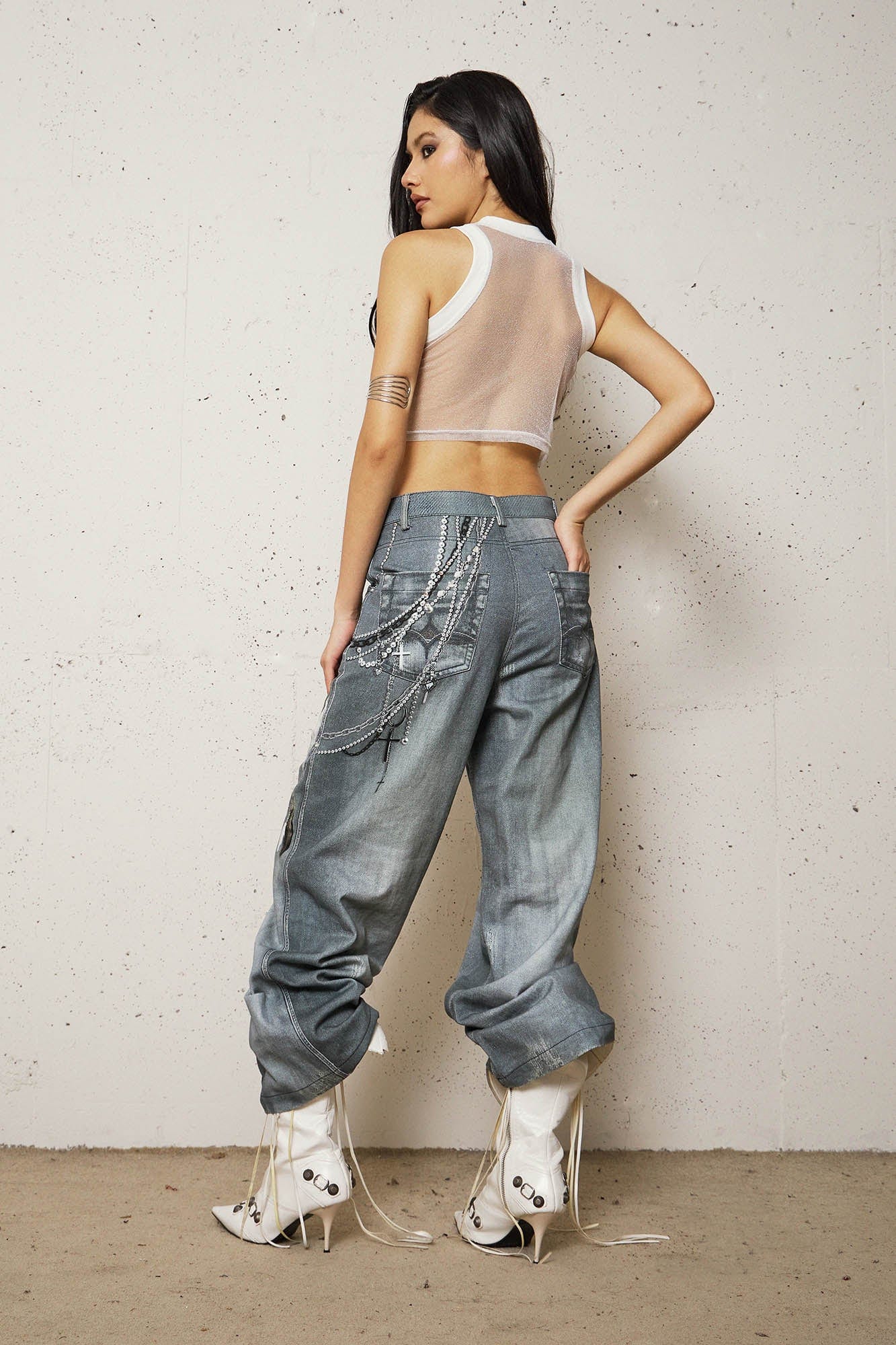 DND4DESxFaychui Pearl Chain Graphics Distressed Flared Jeans