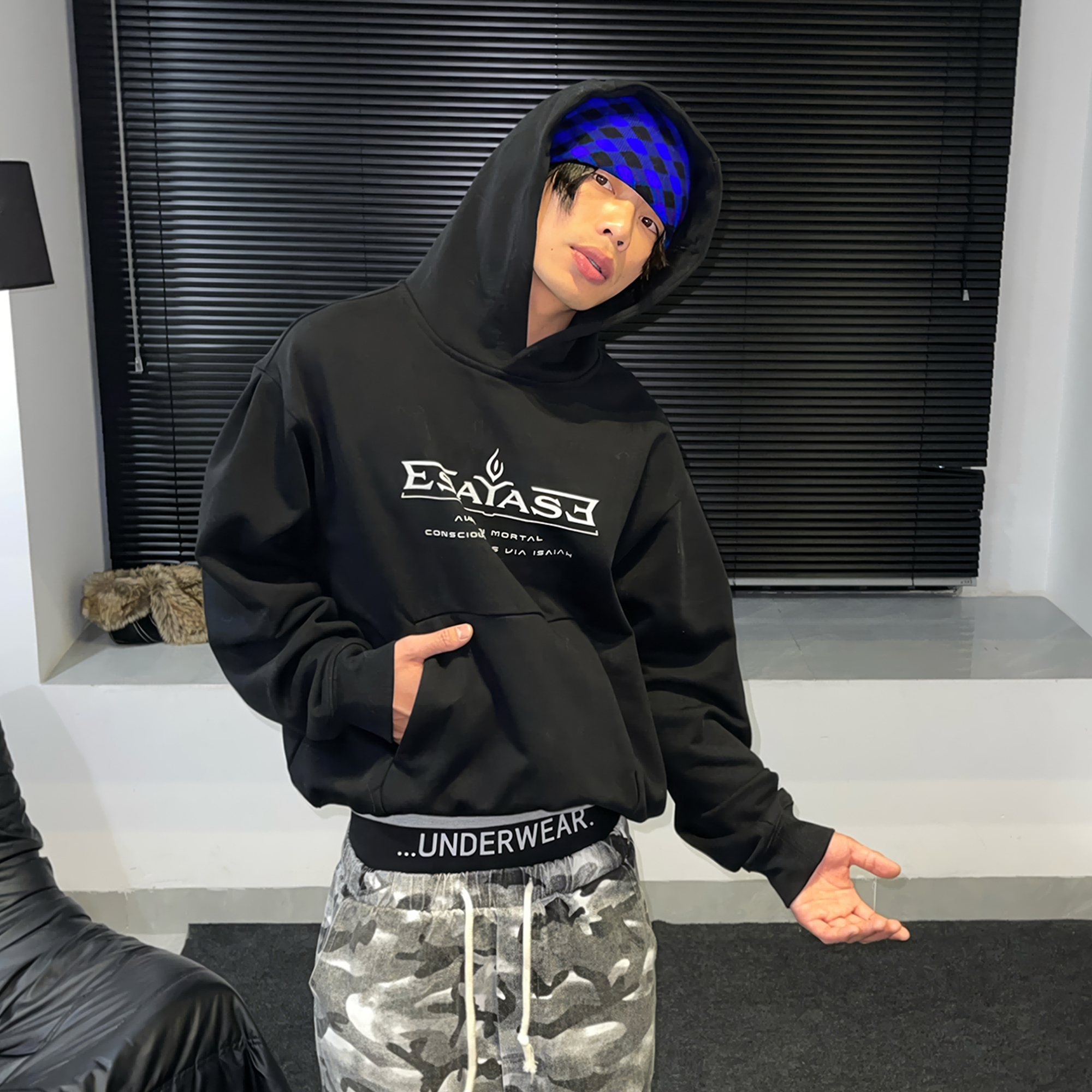 ESAIAS Silicone Letter Graphic Boxy Hoodie