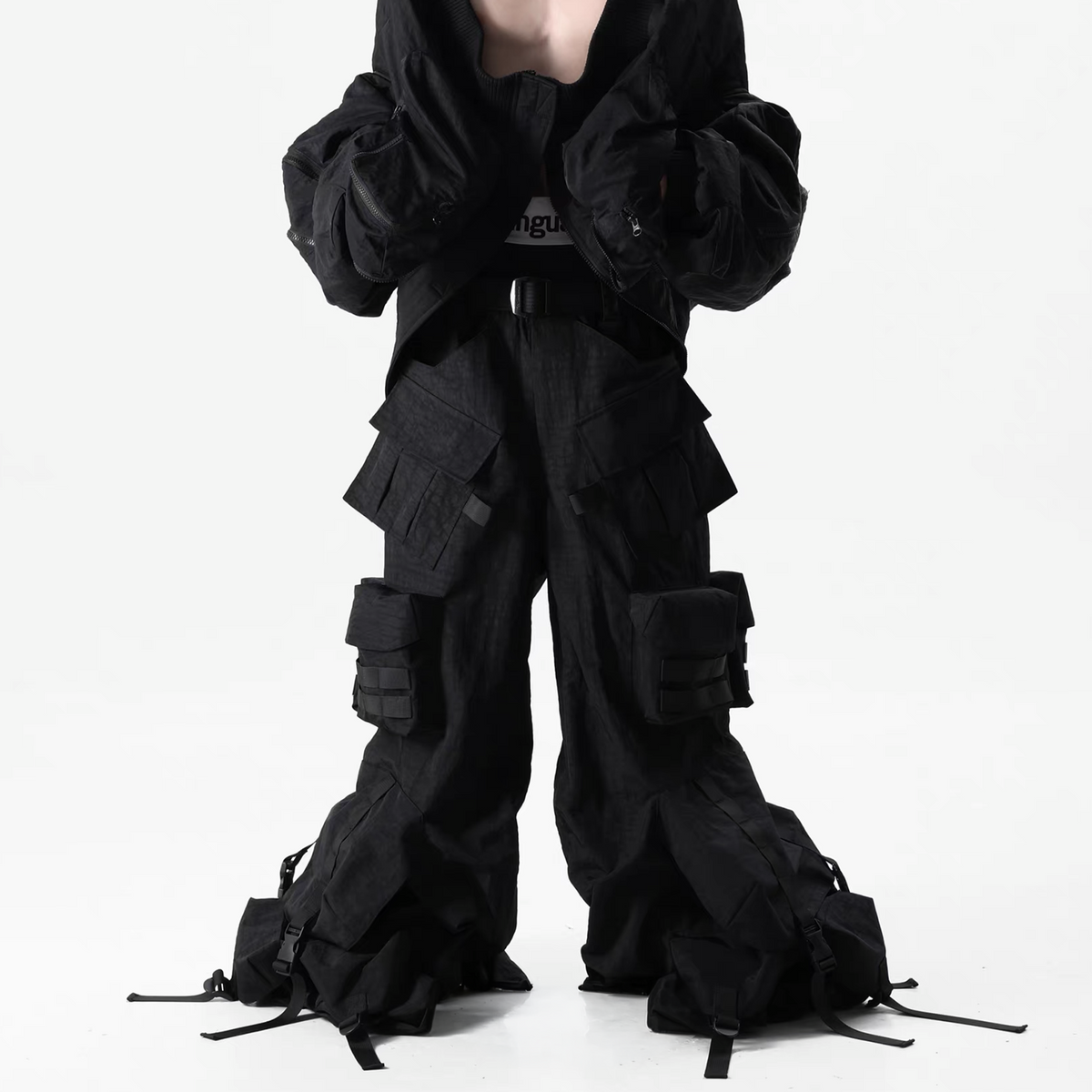 VANGUARDIA Multi-Pocket Nylon Wide-Leg Cargo Pants