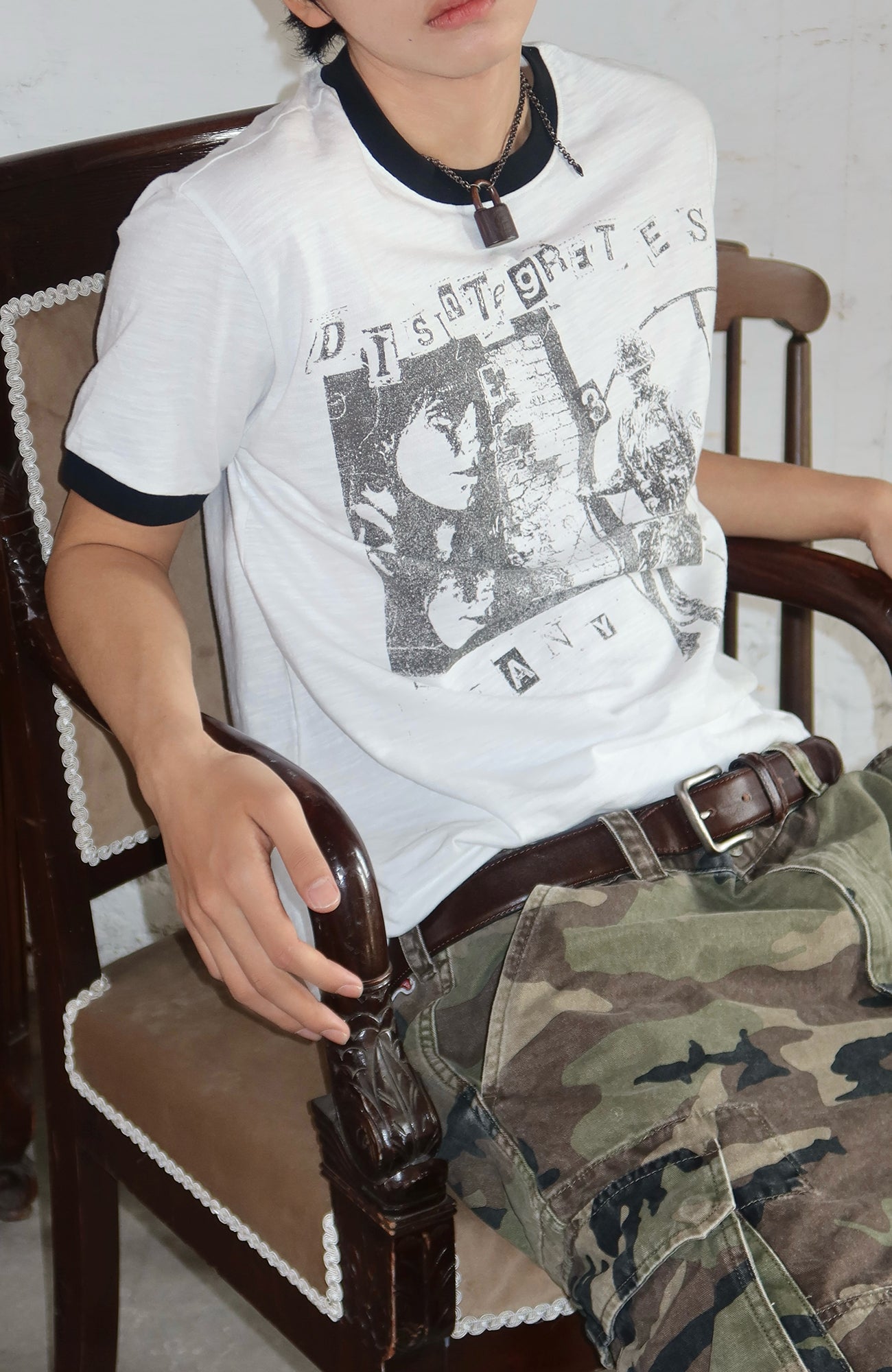 SADSOUP Contrast Trim Retro Graphic Tee