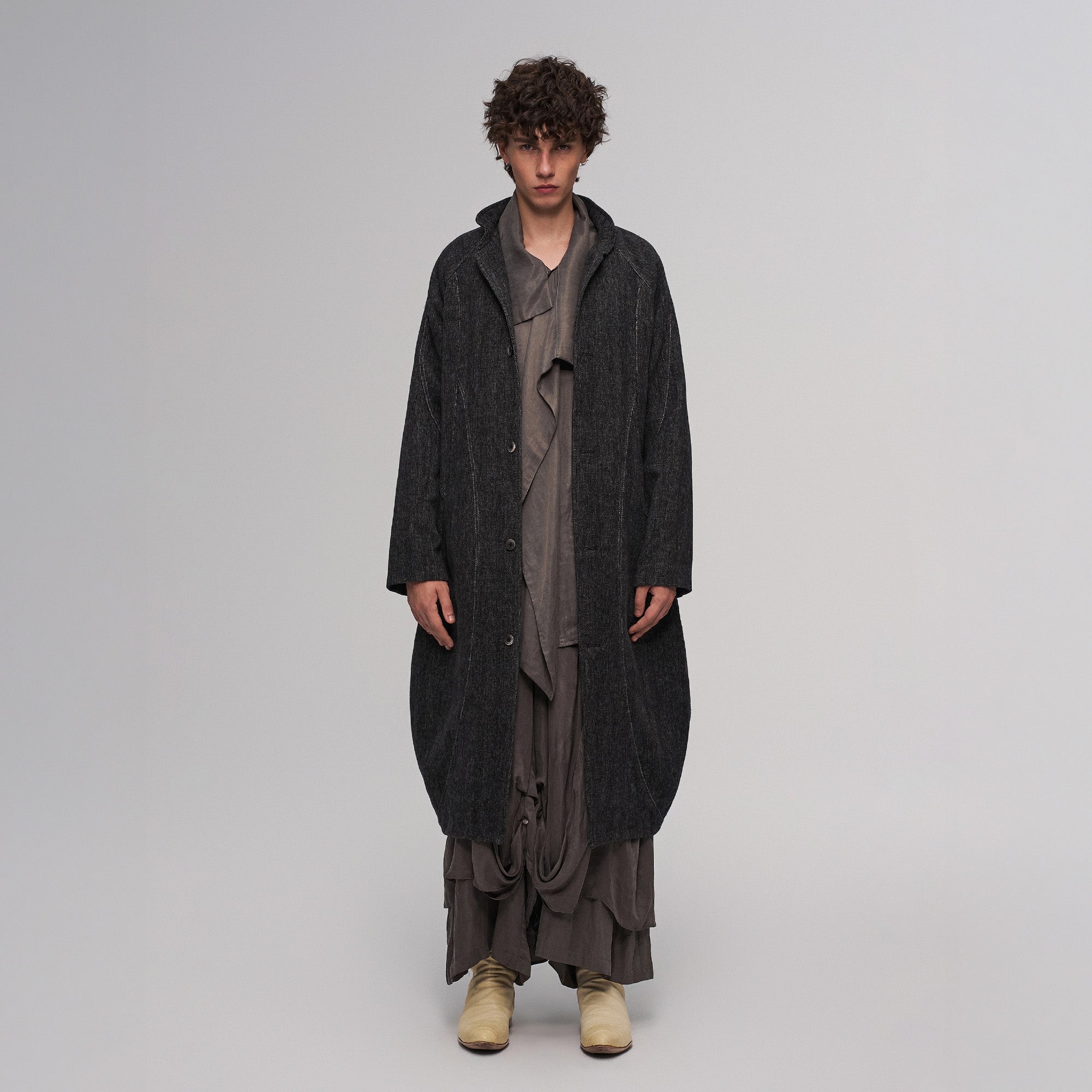ILNya Nieternite Nifutur Minimal Wool-Blend Seam-Panel Long Coat