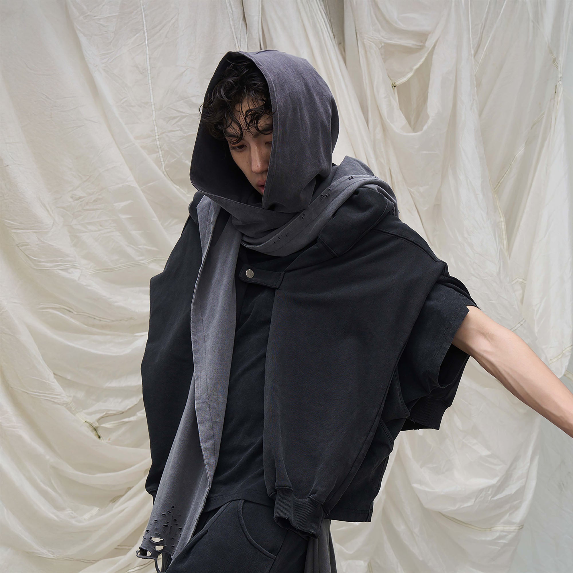RELABEL Detachable Hood Scarf