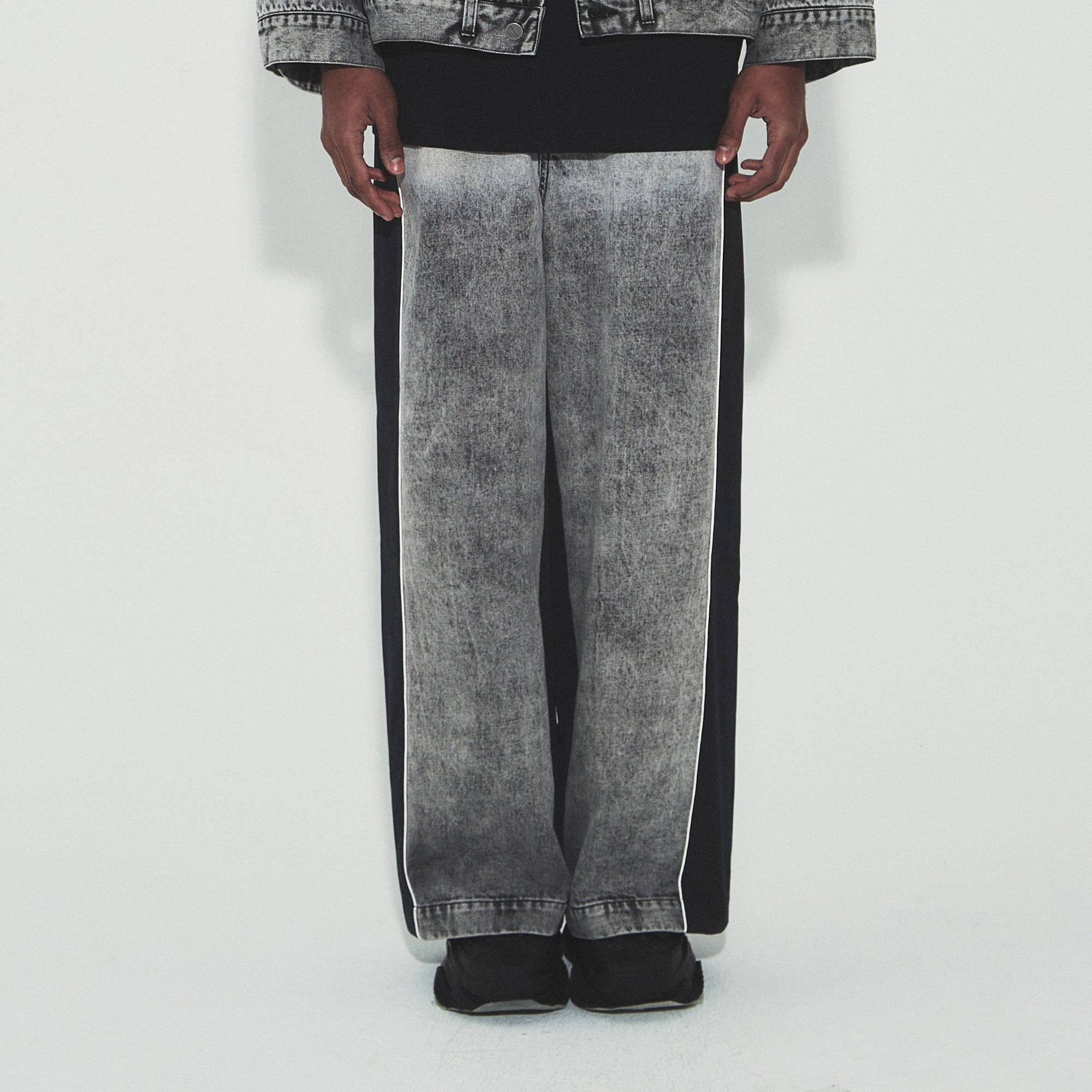VANN VALRENCE Washed Contrast-Panel Wide-Leg Jeans, premium urban and streetwear designers apparel on PROJECTISR.com, VANN VALRENCE
