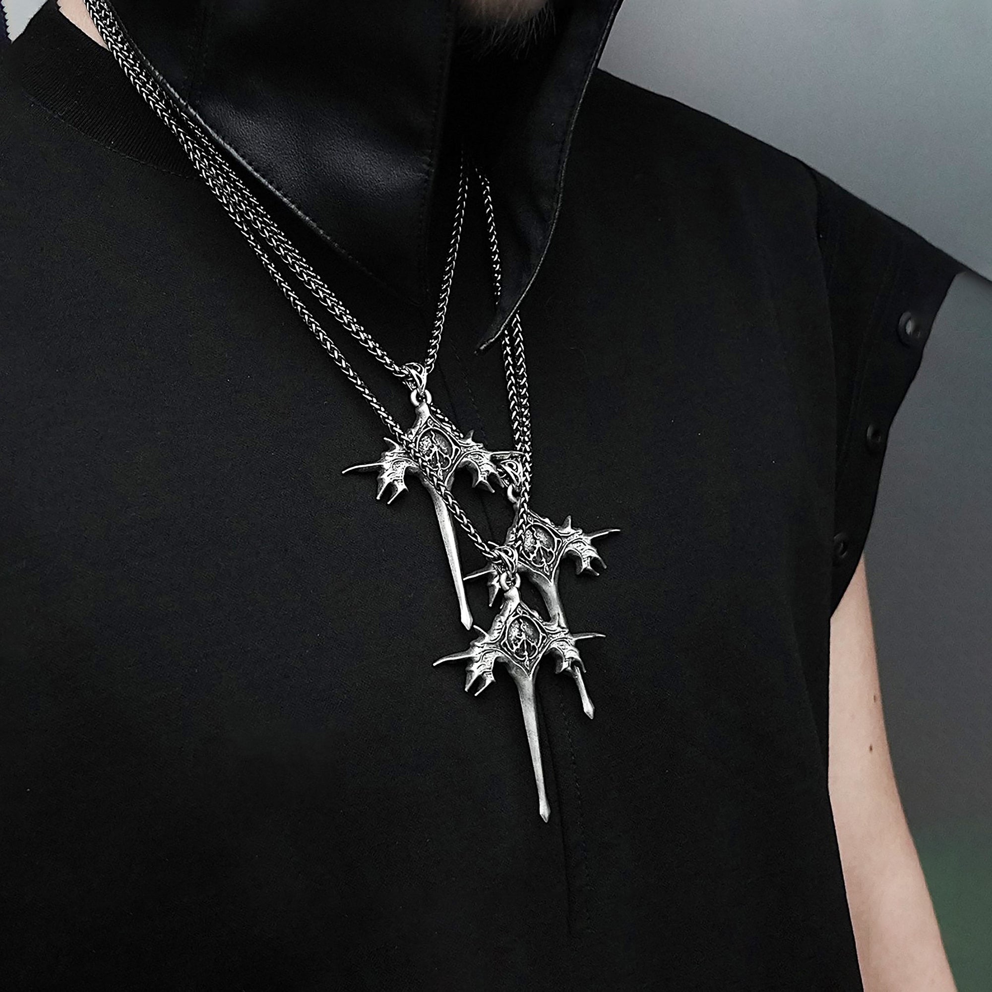 SSIN7 Thorn Cross Pendant Necklace