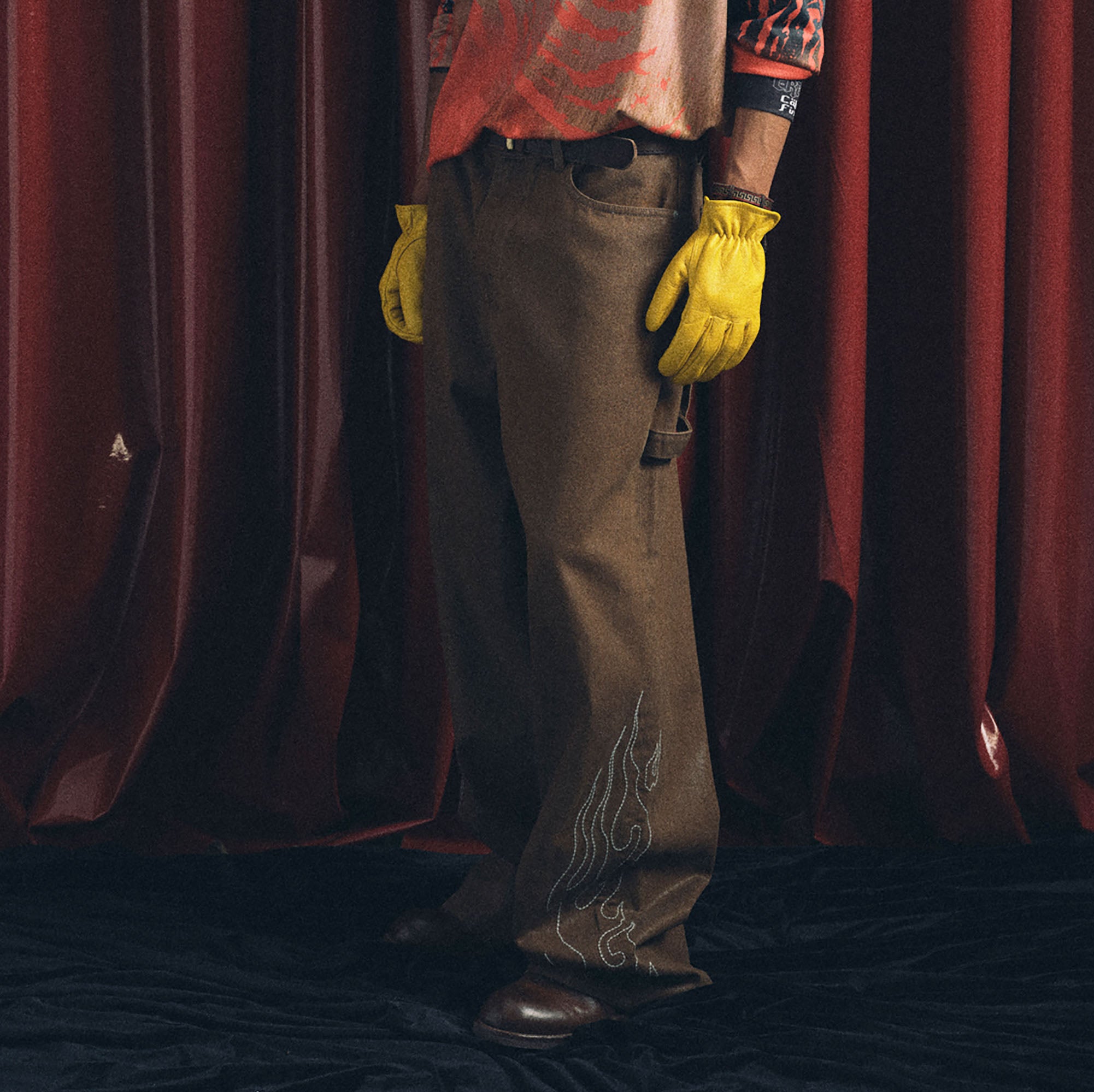 TRECLUB Waxed Flame Embroidery Jeans