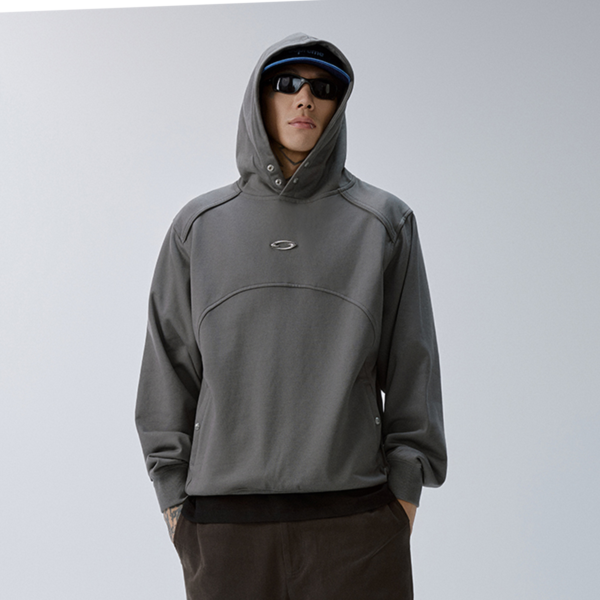 F2CE Essential Metal Badge Snap Hoodie