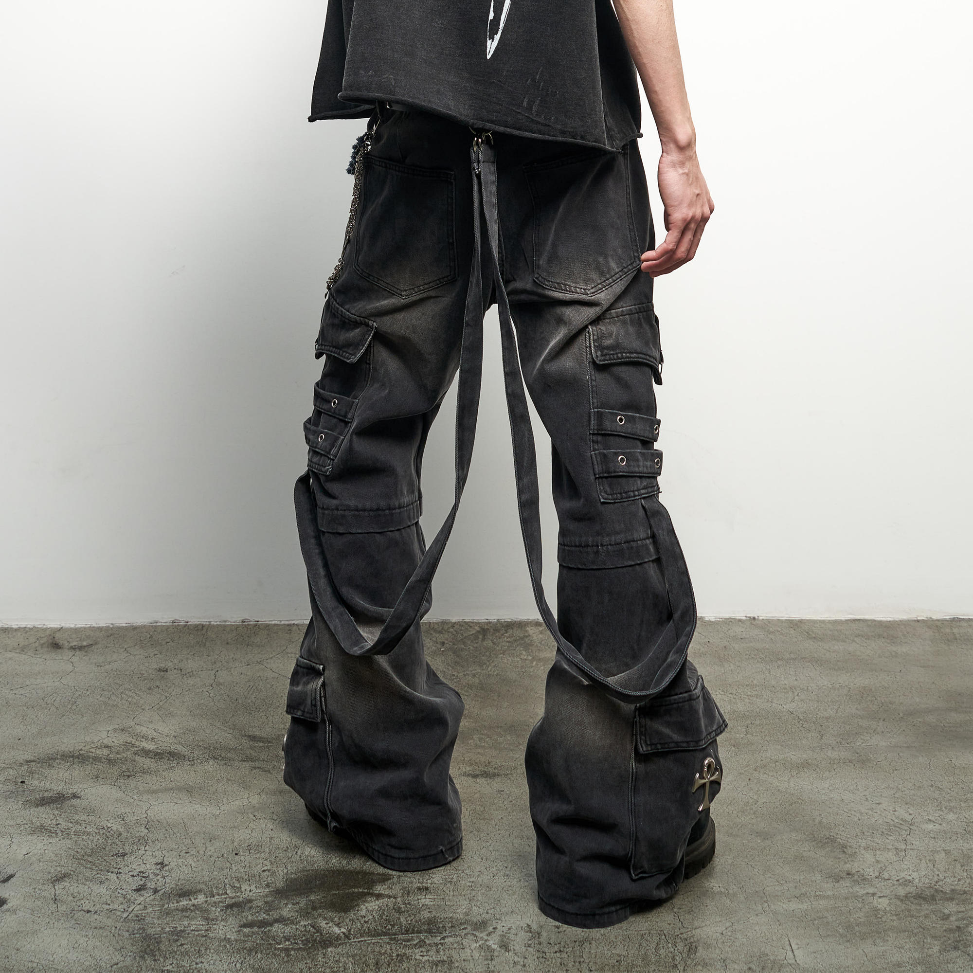 ANTI WAR REVIVAL Distressed Strap Multi-Pocket Wide-Leg Jeans