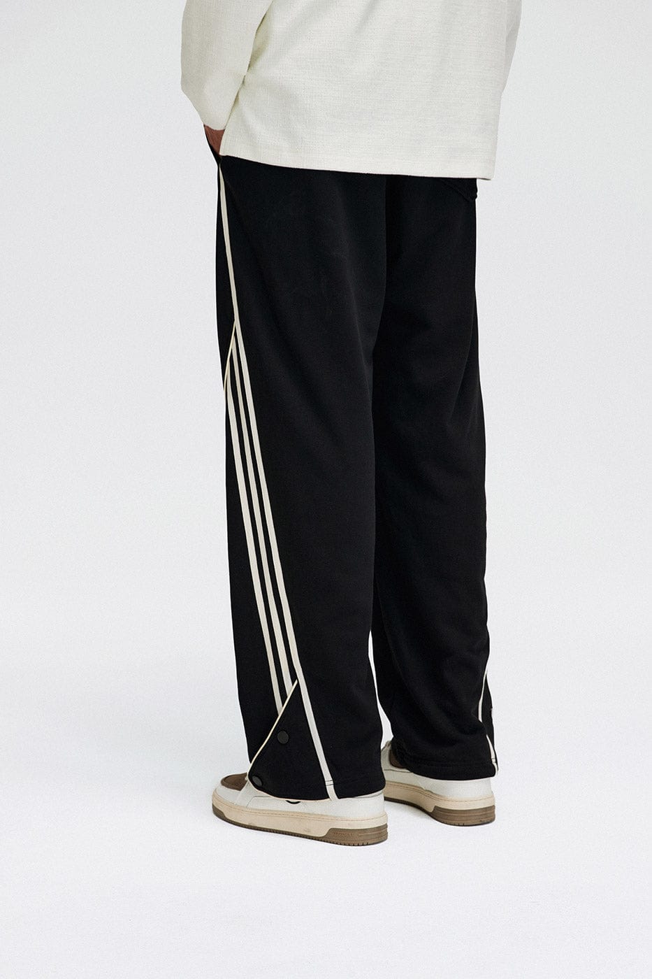 BONELESS Drawstring Stripes Sweatpants, premium urban and streetwear designers apparel on PROJECTISR.com, BONELESS